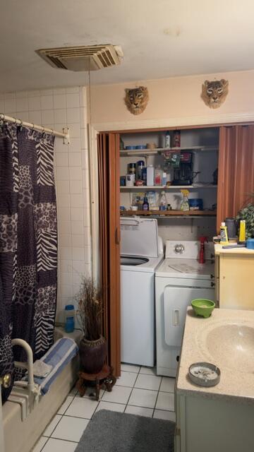 305 N Maple Street Property Photo 4