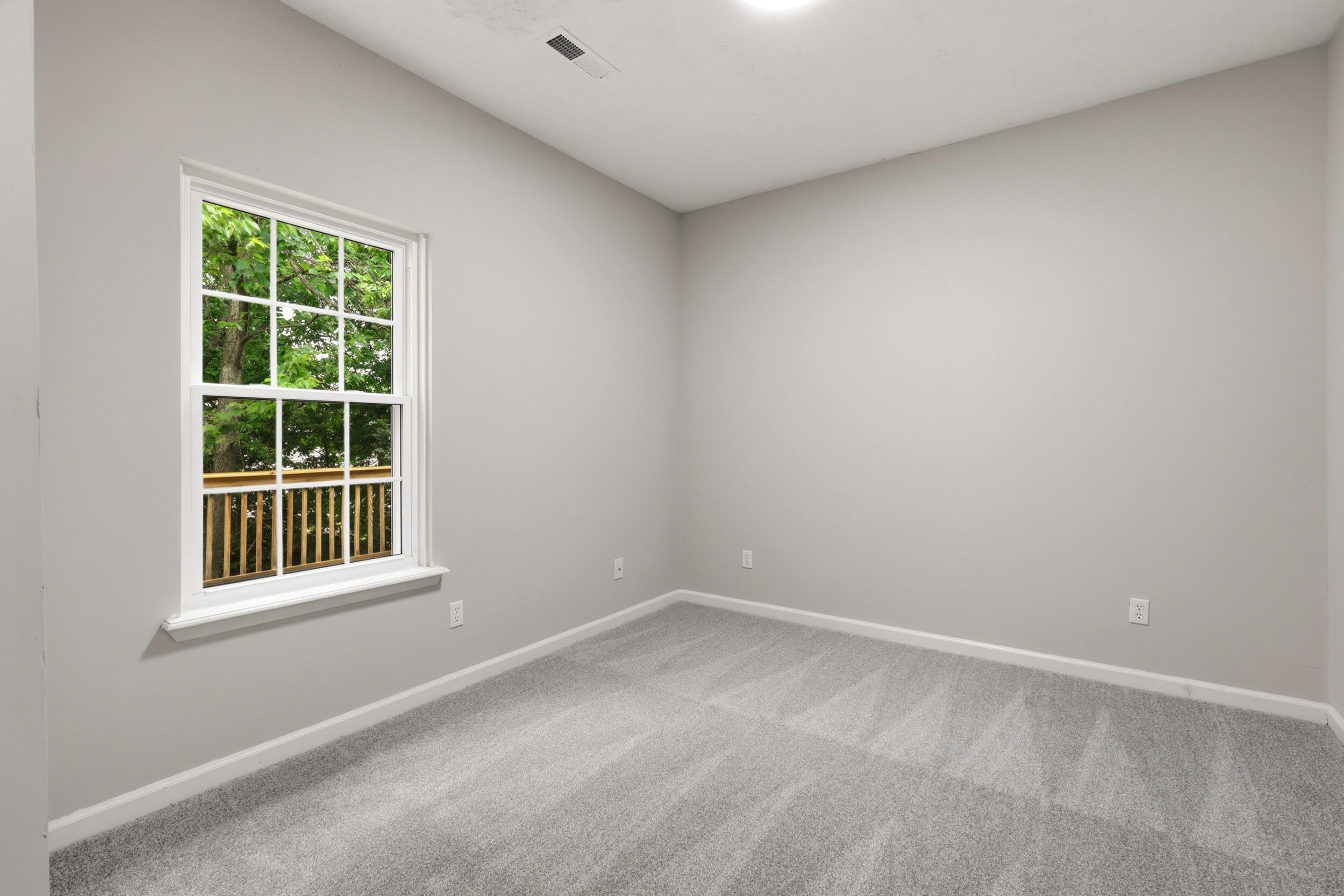 672 Danby Woods Drive Property Photo 3