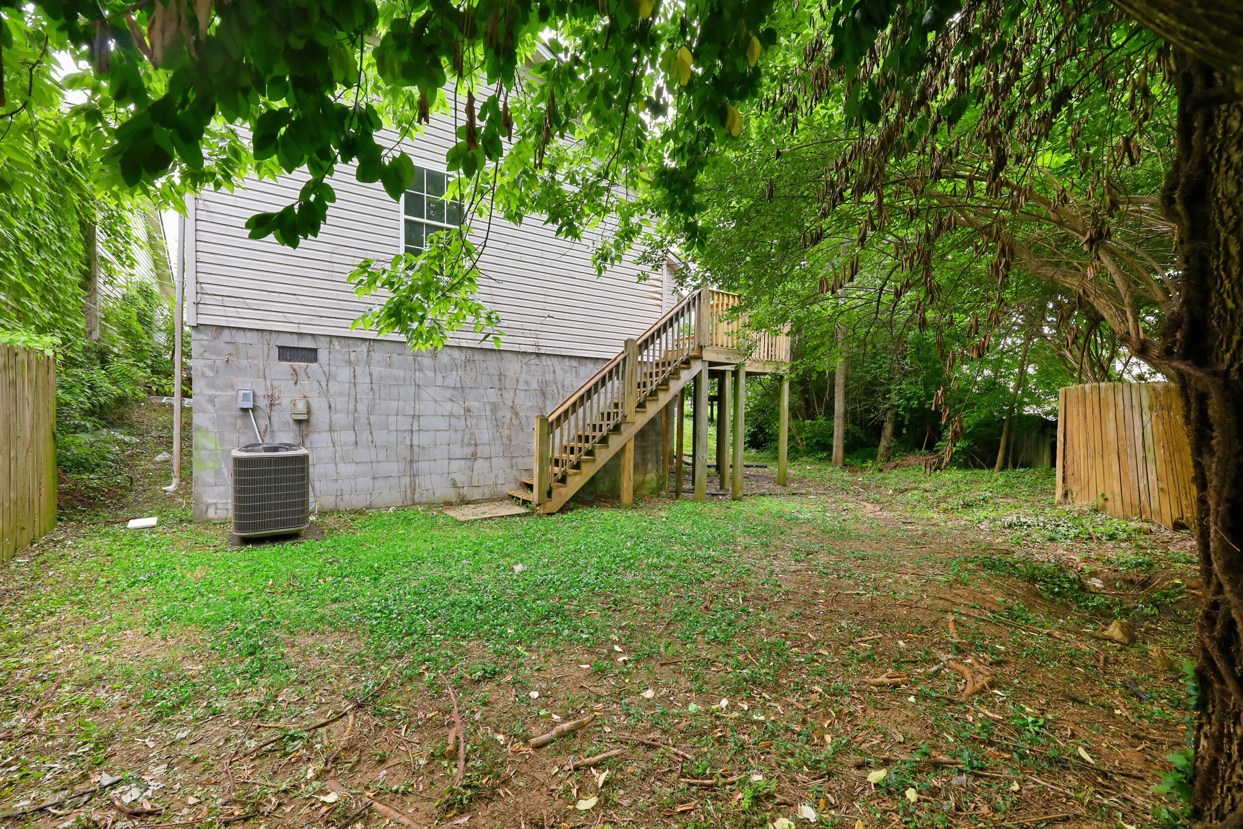 672 Danby Woods Drive Property Photo 7