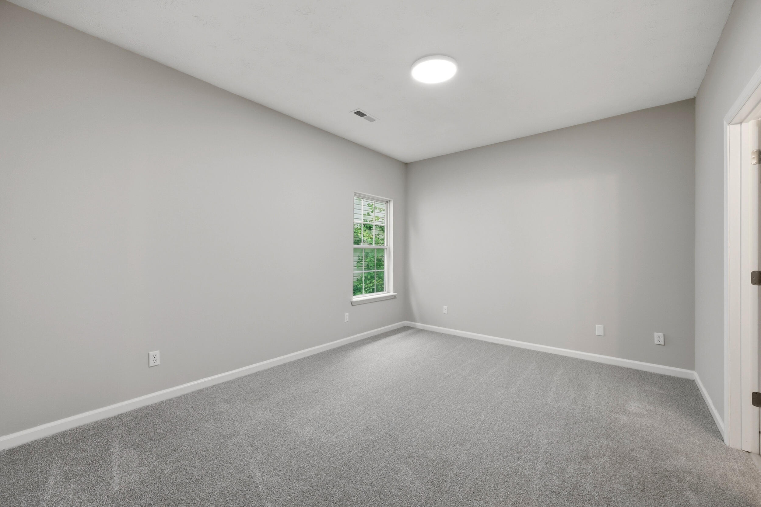 672 Danby Woods Drive Property Photo 19