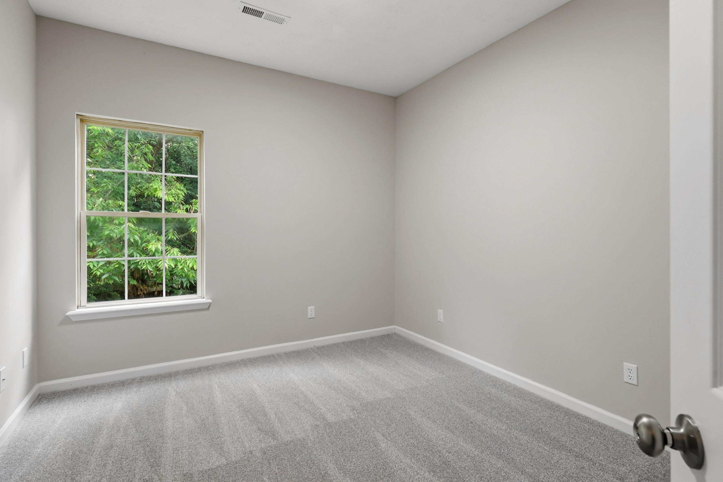 672 Danby Woods Drive Property Photo 24