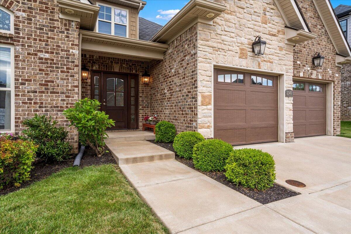 2340 Coroneo Lane Property Photo 4