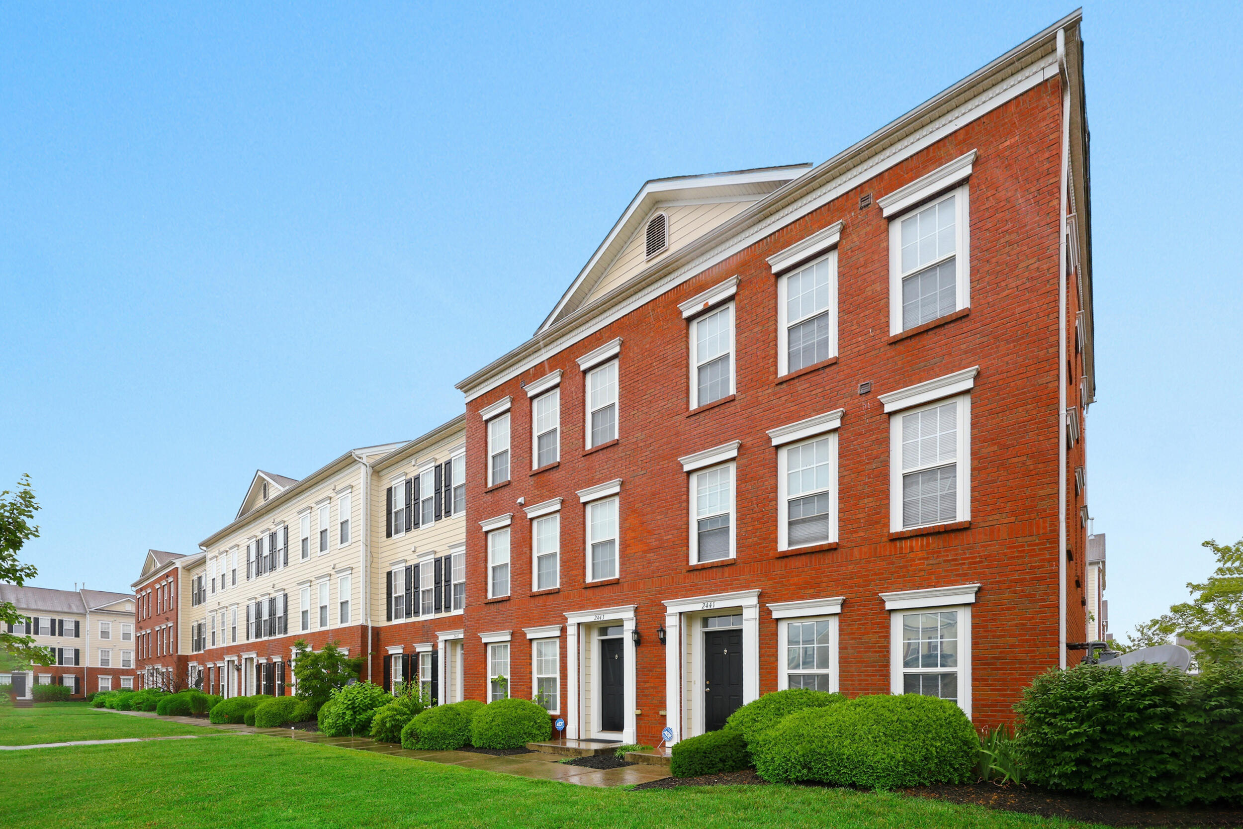 2443 Aristocracy Circle Property Photo 3