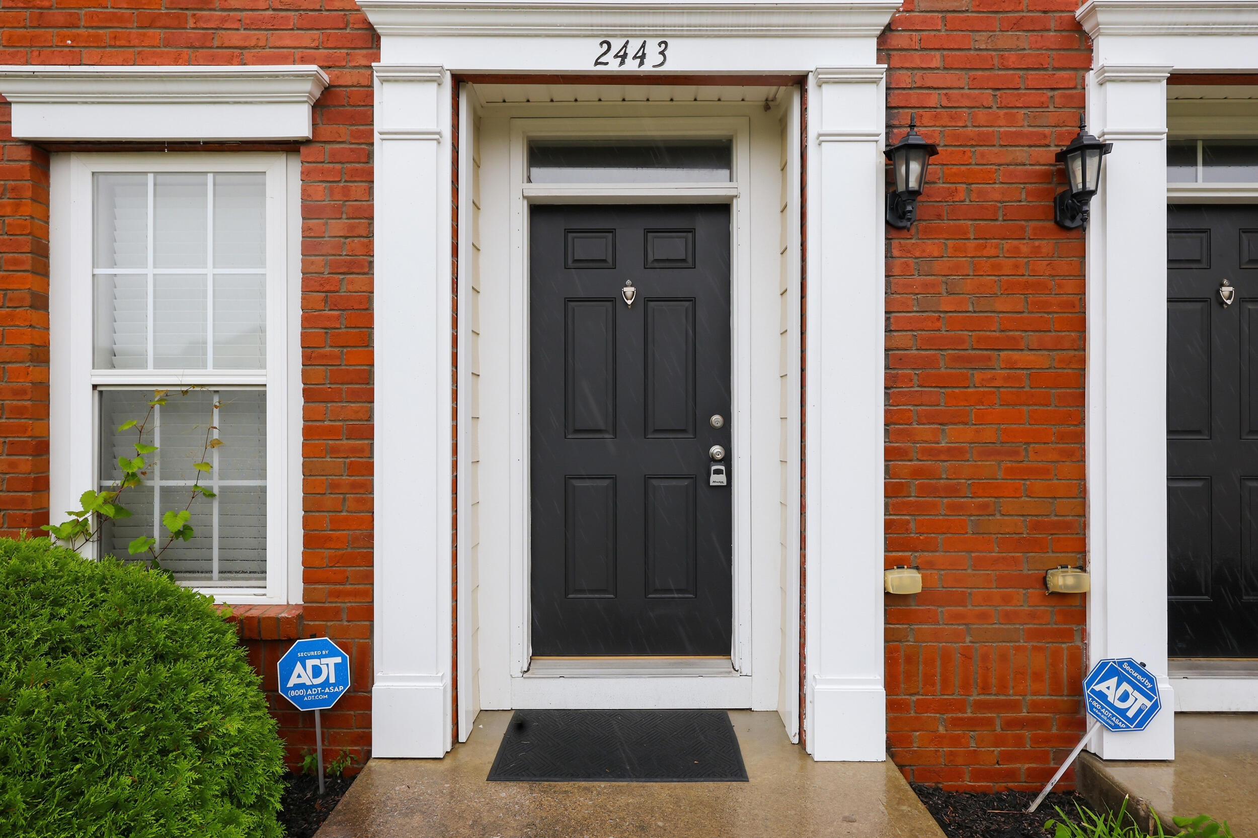 2443 Aristocracy Circle Property Photo 4