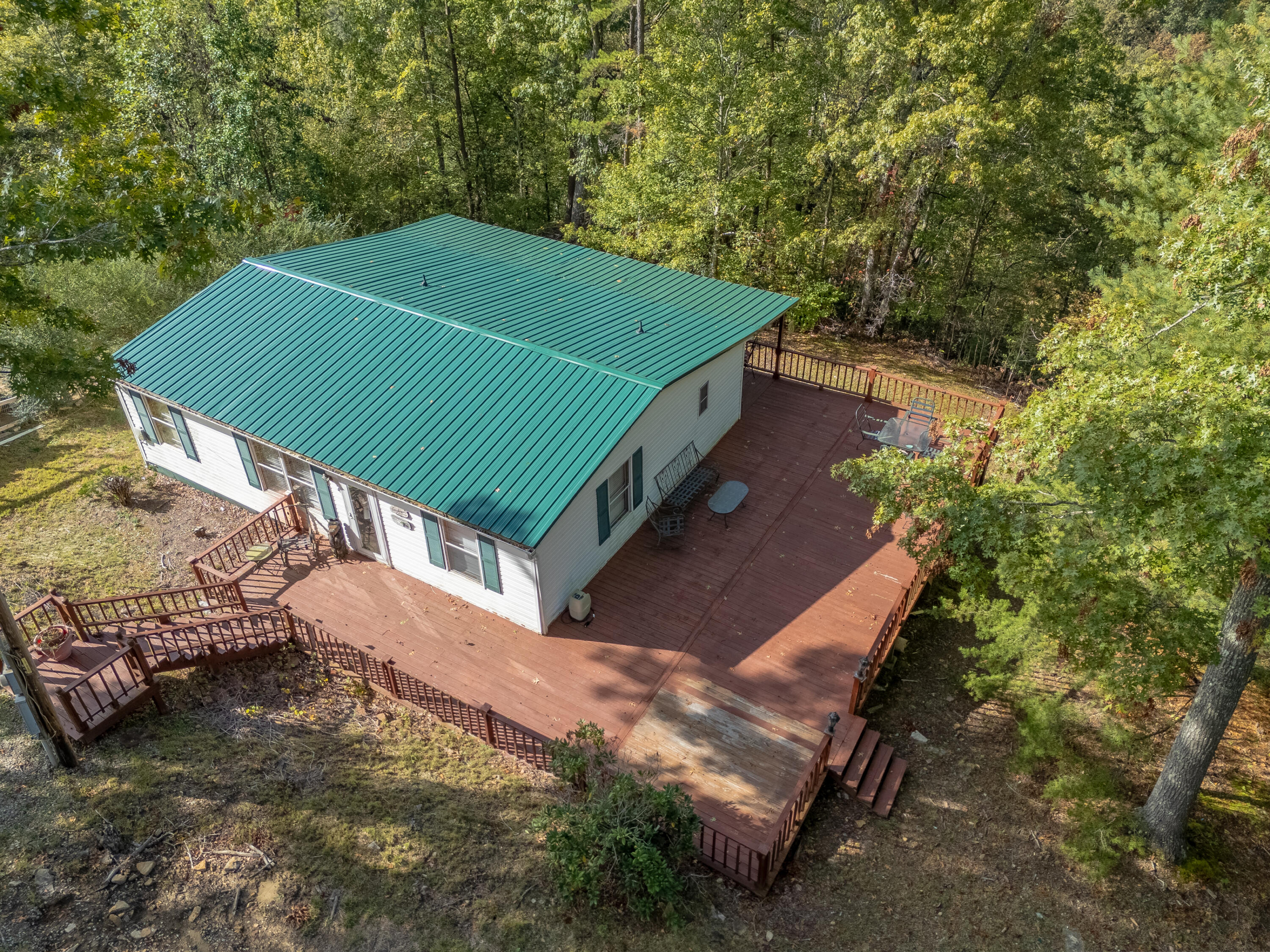 139 Robin Lane Property Photo 2