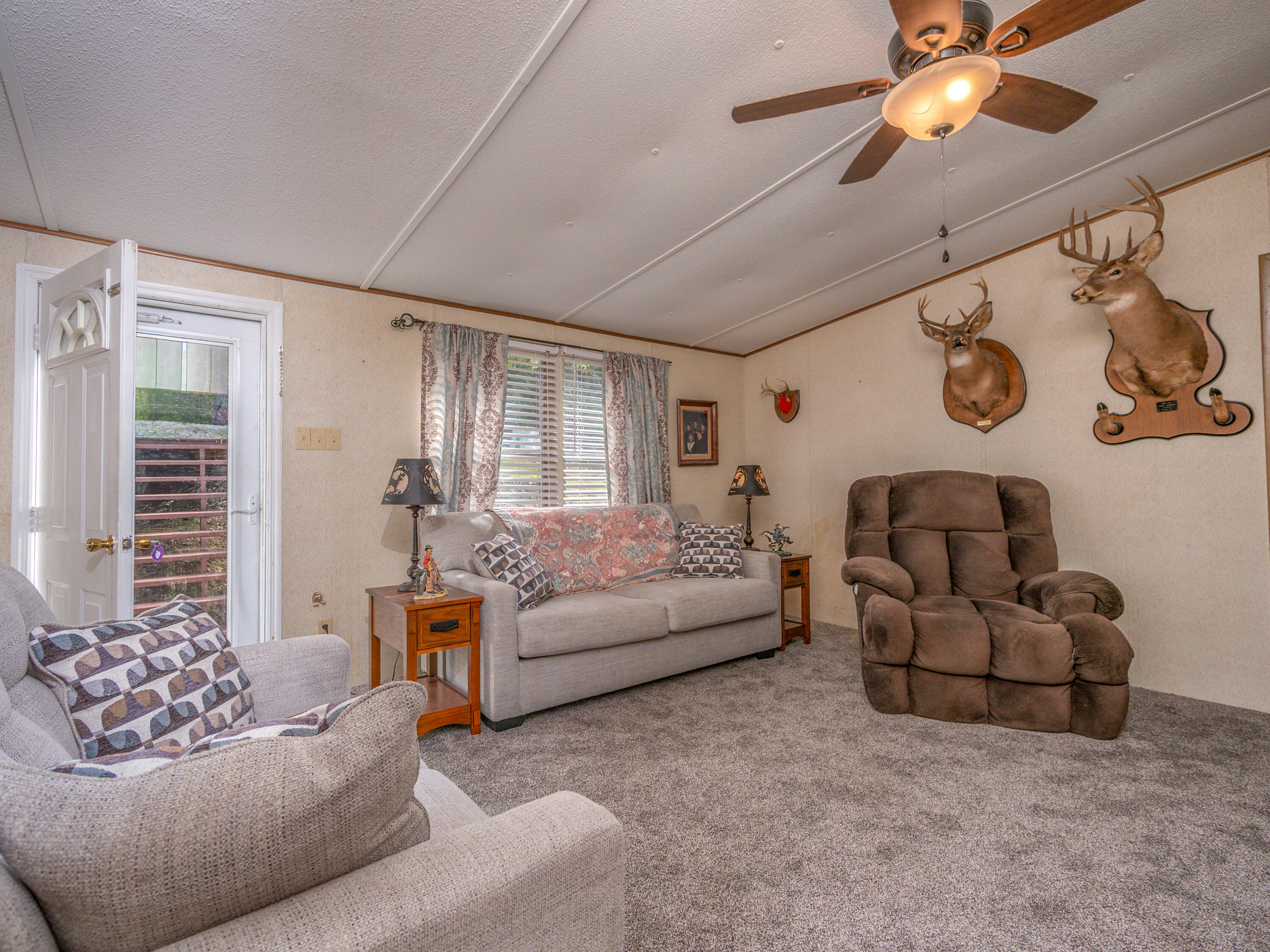 139 Robin Lane Property Photo 12