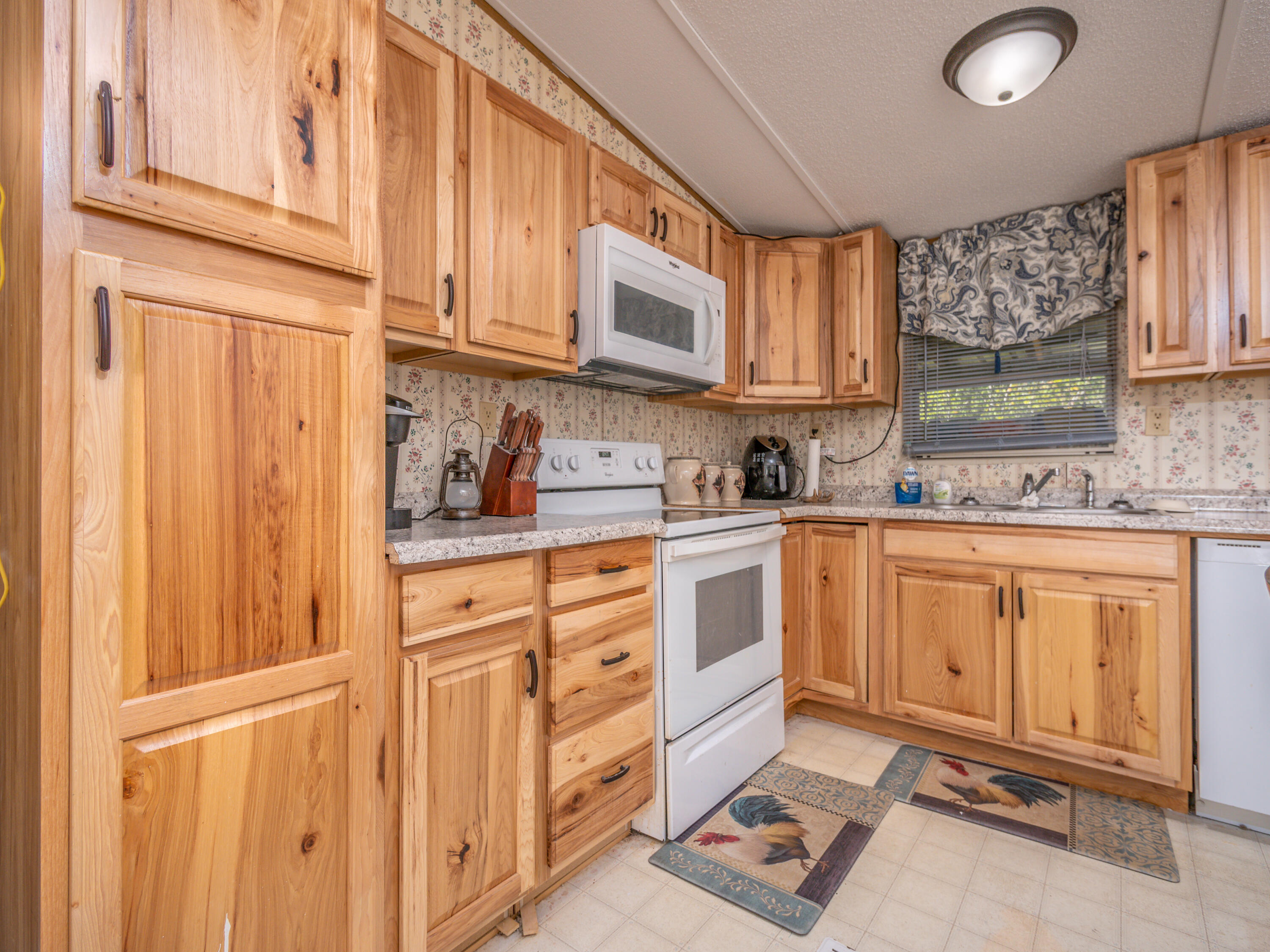 139 Robin Lane Property Photo 22