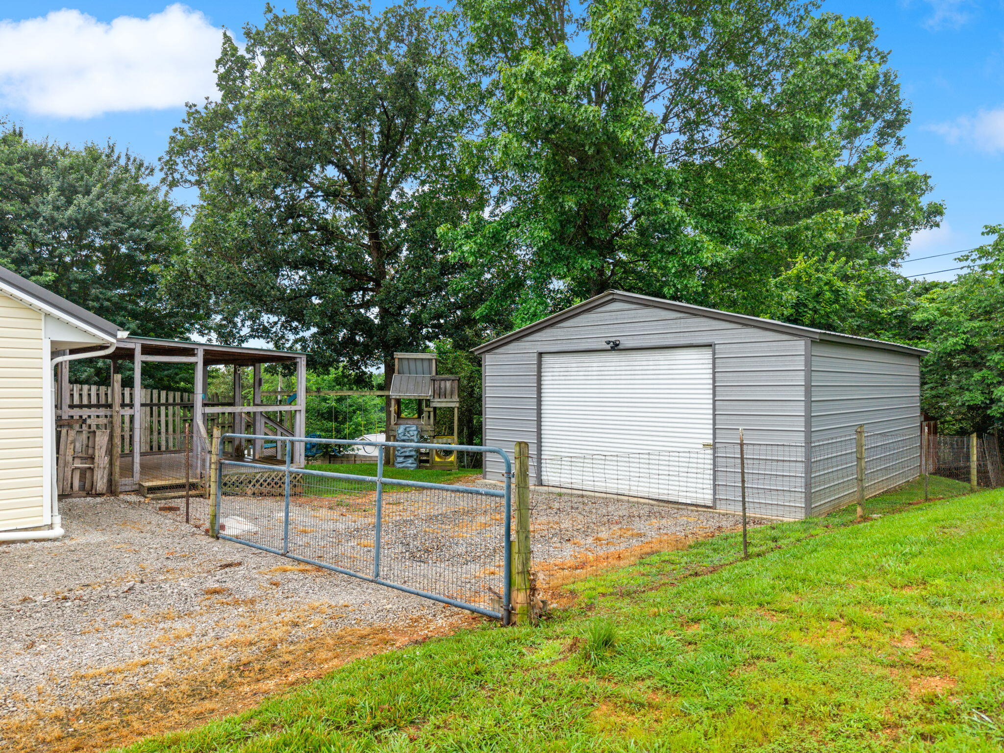 85 Falcon View Trail Property Photo 11