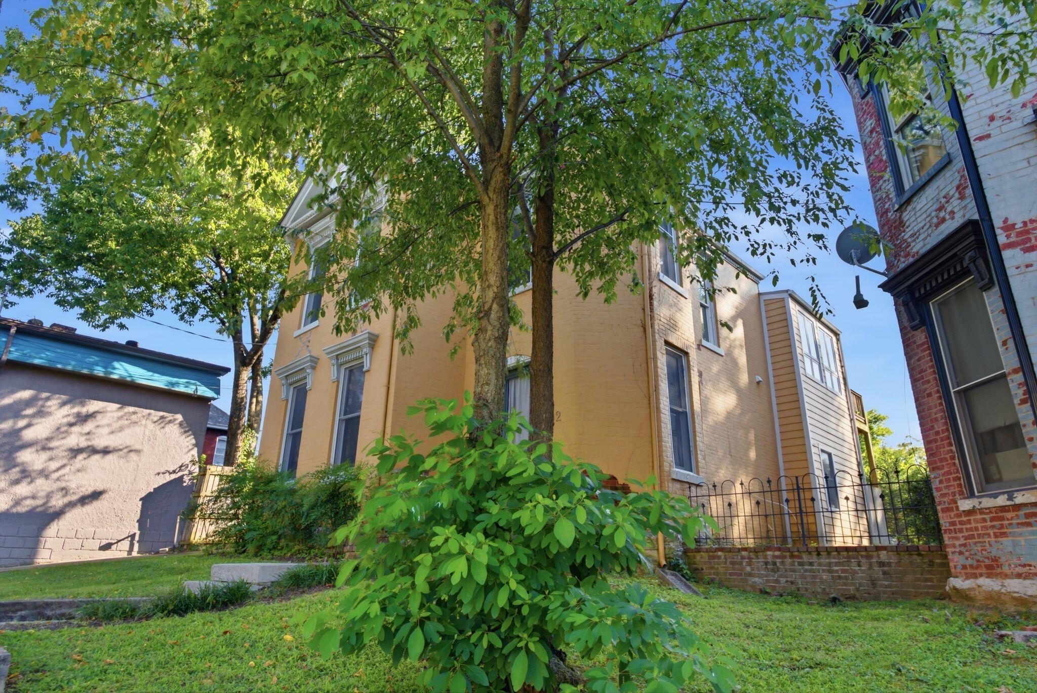 152 E Fourth Street Property Photo 4