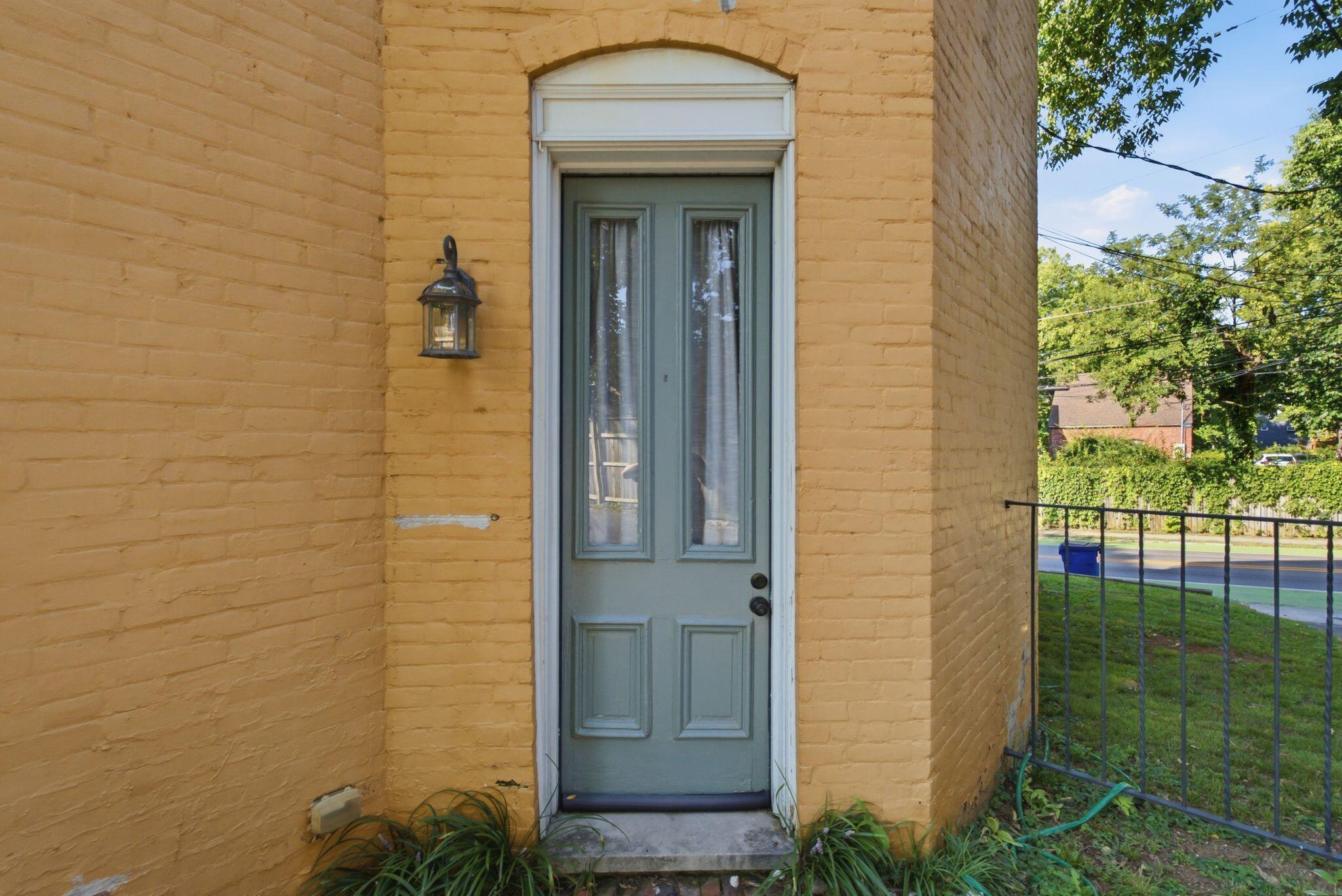 152 E Fourth Street Property Photo 6