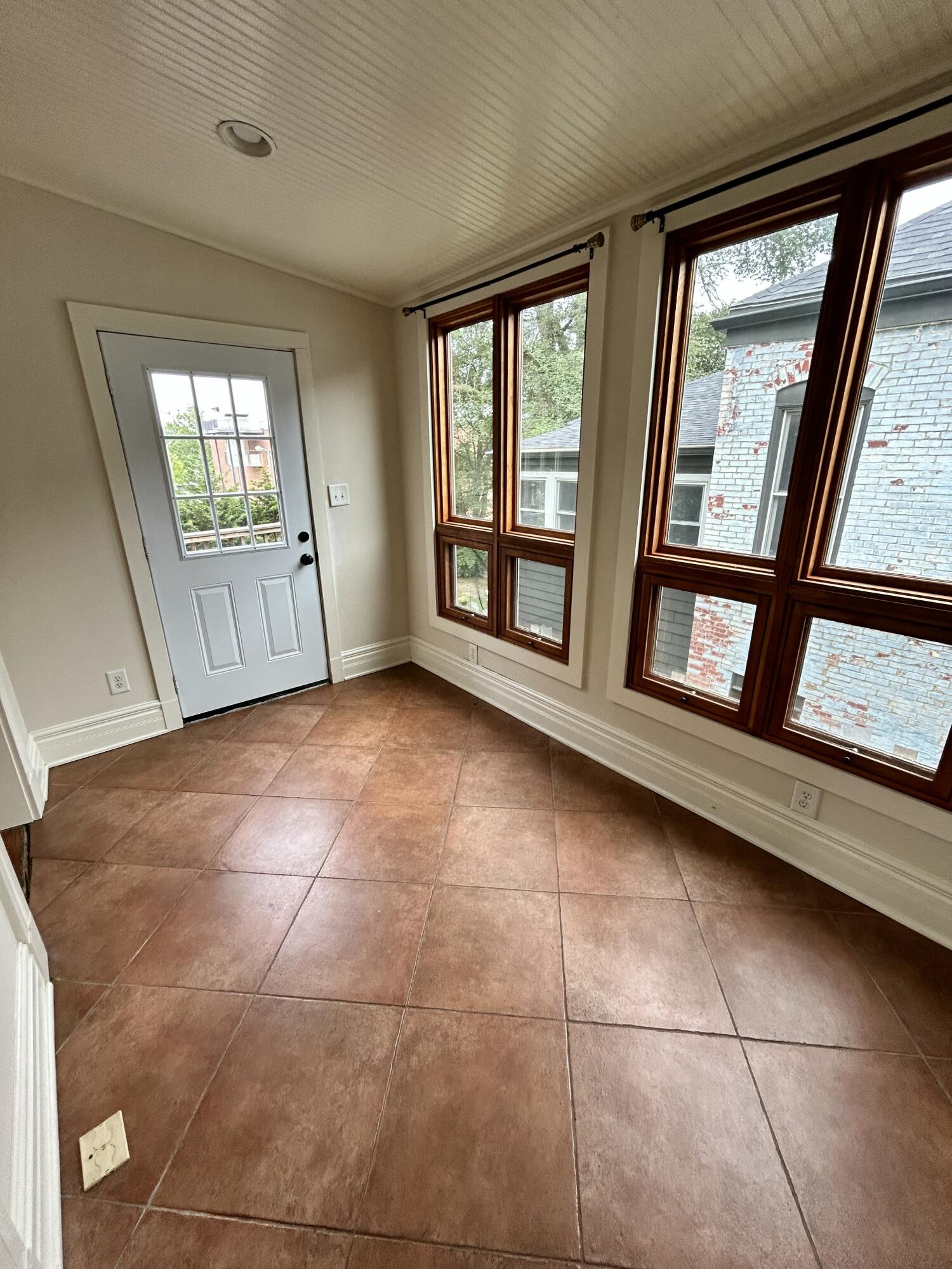 152 E Fourth Street Property Photo 7