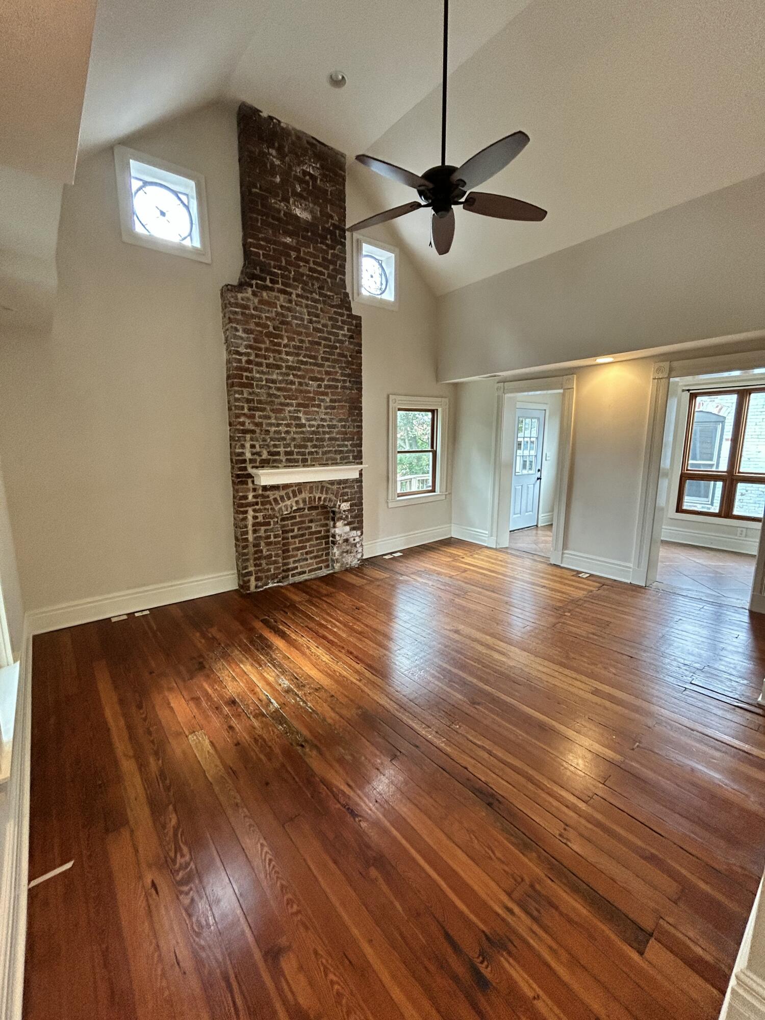 152 E Fourth Street Property Photo 8