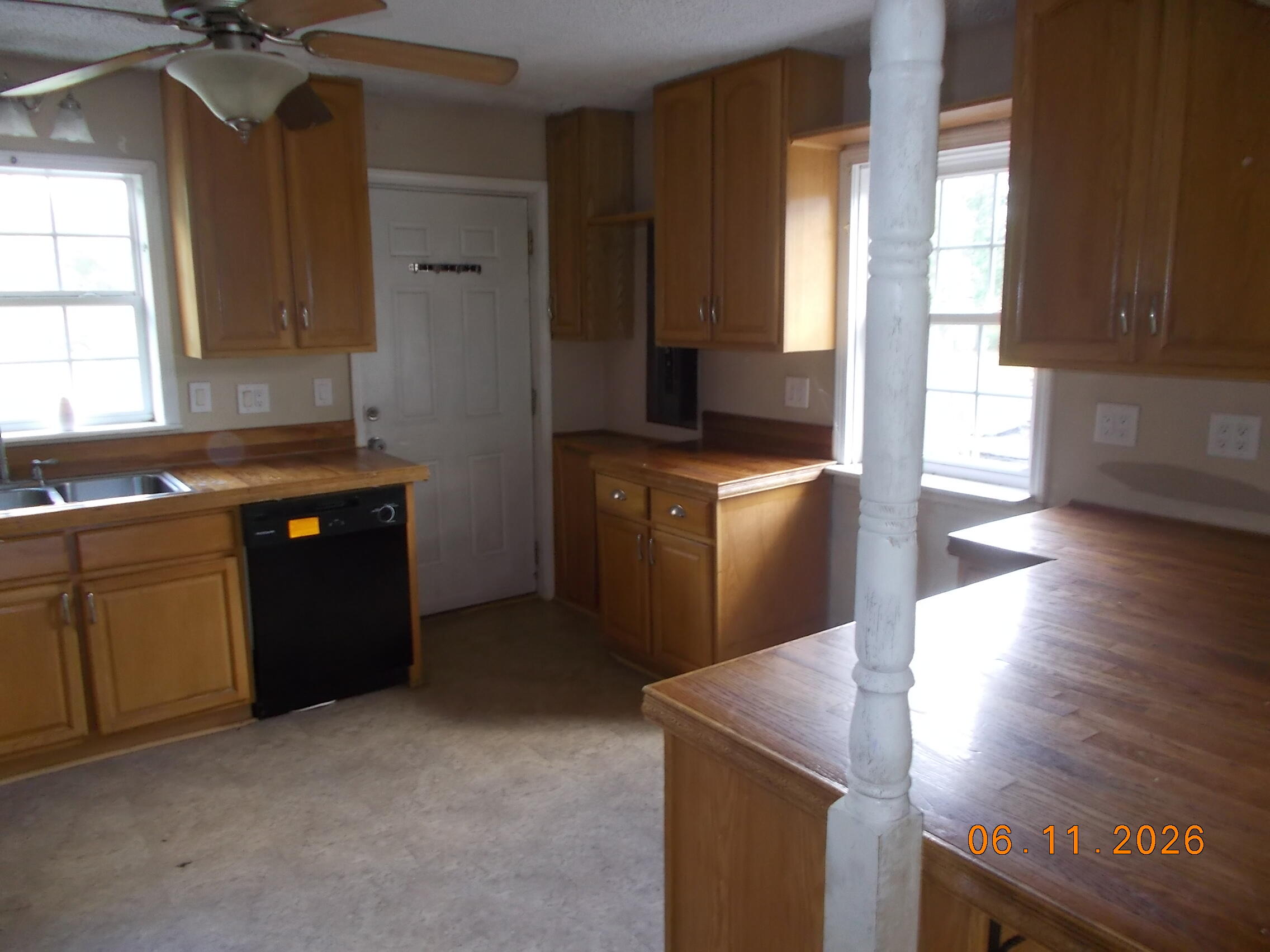 4054 Keavy Road Property Photo 7