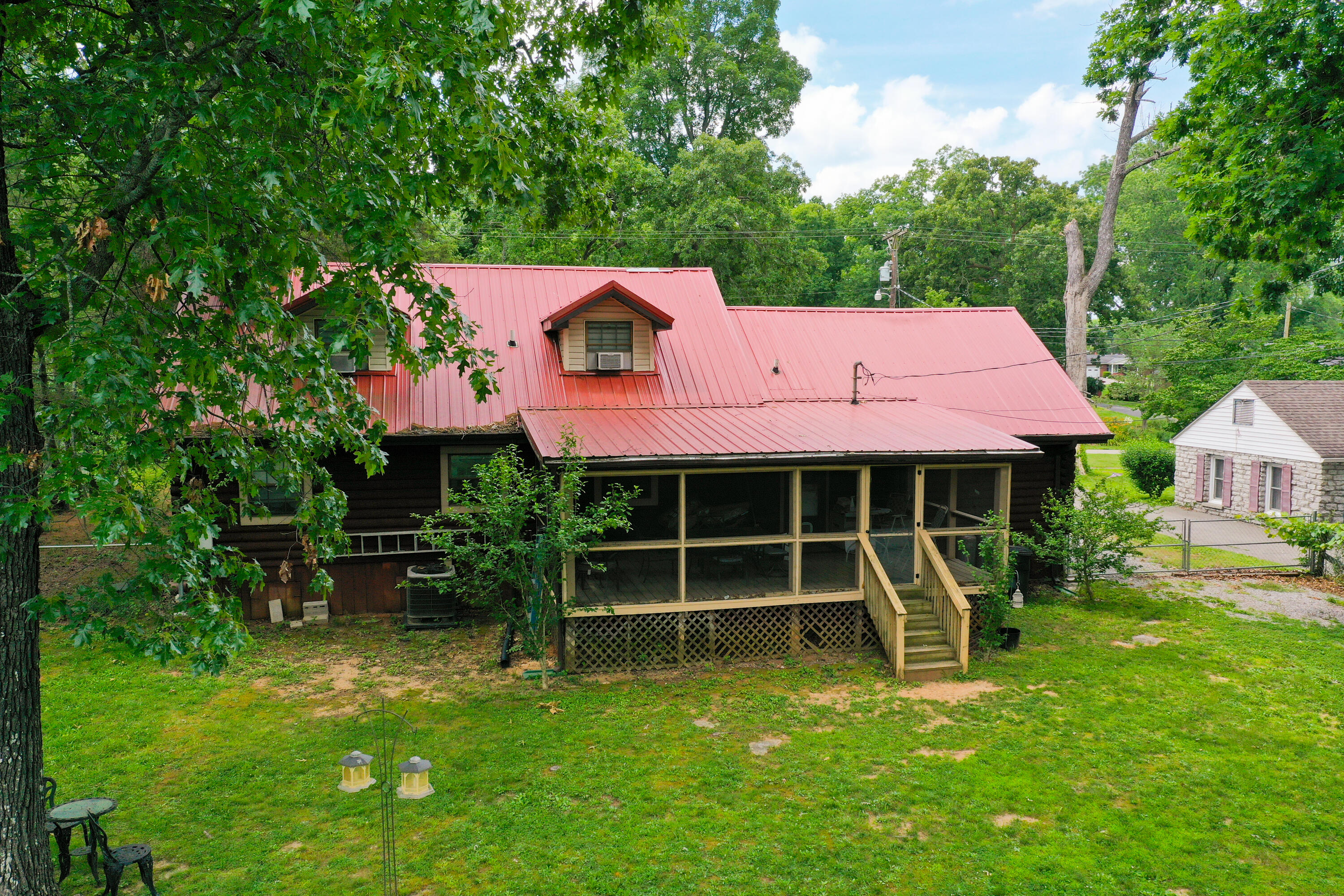 946 E Lakeshore Drive Property Photo 7