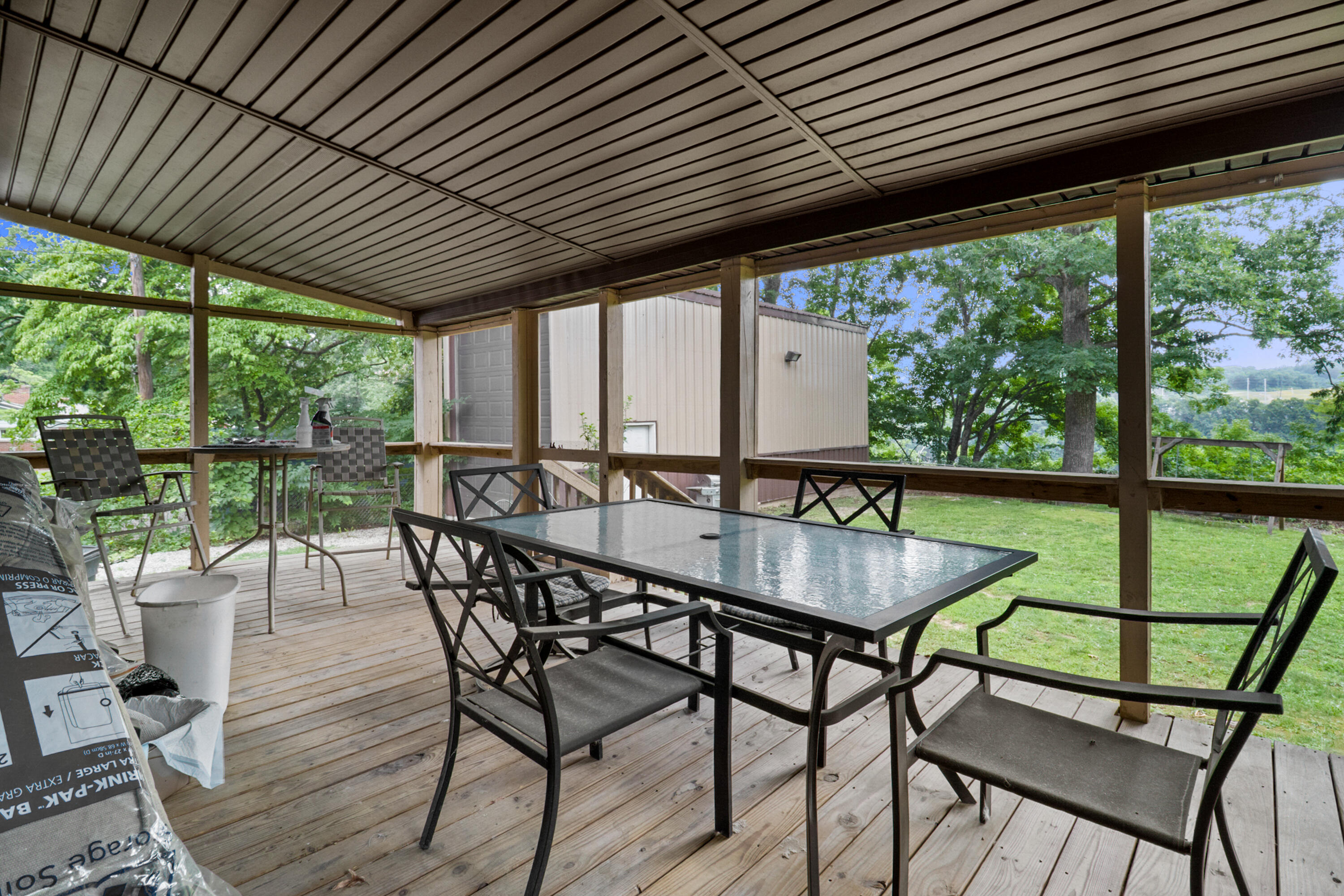 946 E Lakeshore Drive Property Photo 8