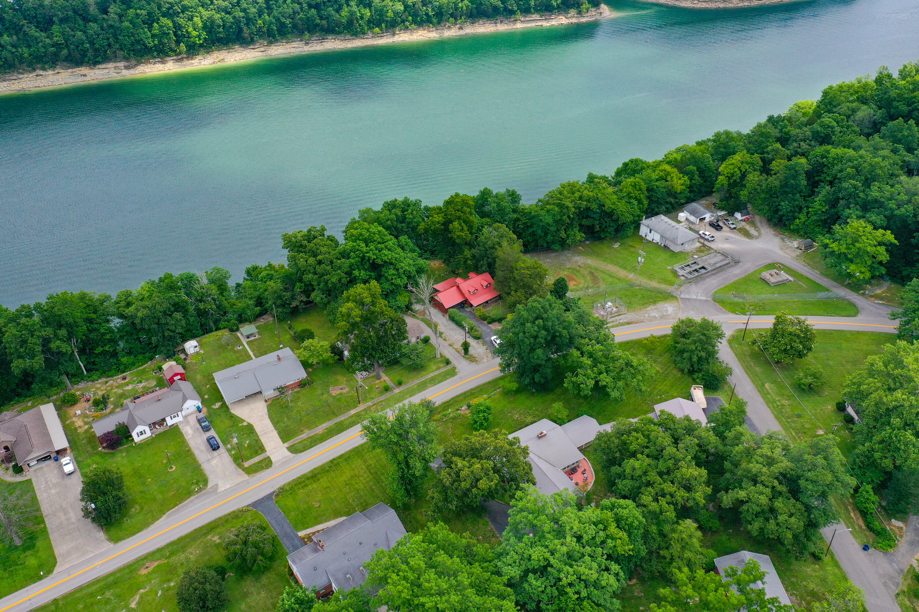 946 E Lakeshore Drive Property Photo 10
