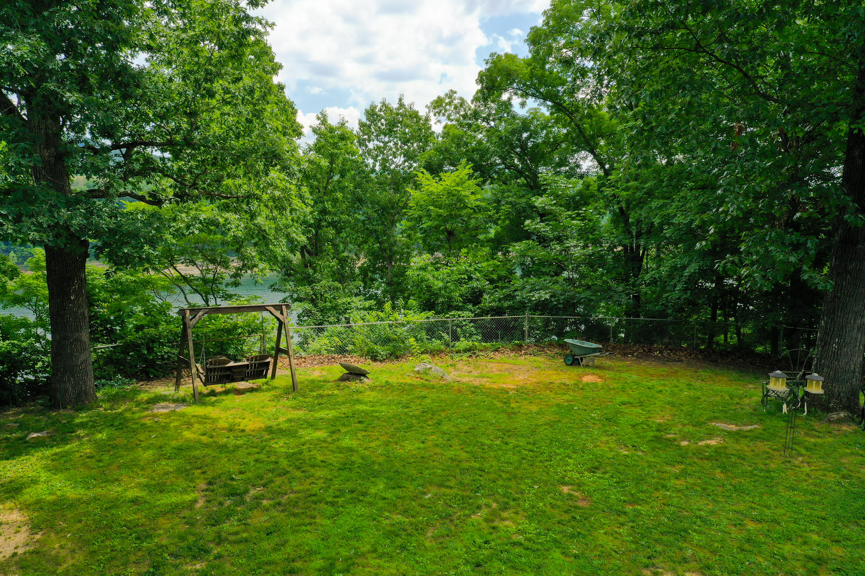 946 E Lakeshore Drive Property Photo 12
