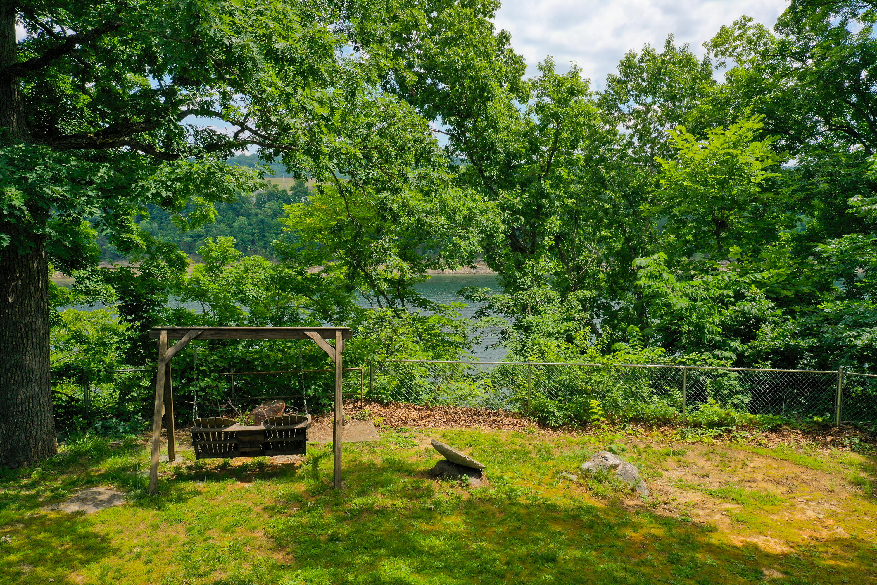 946 E Lakeshore Drive Property Photo 13