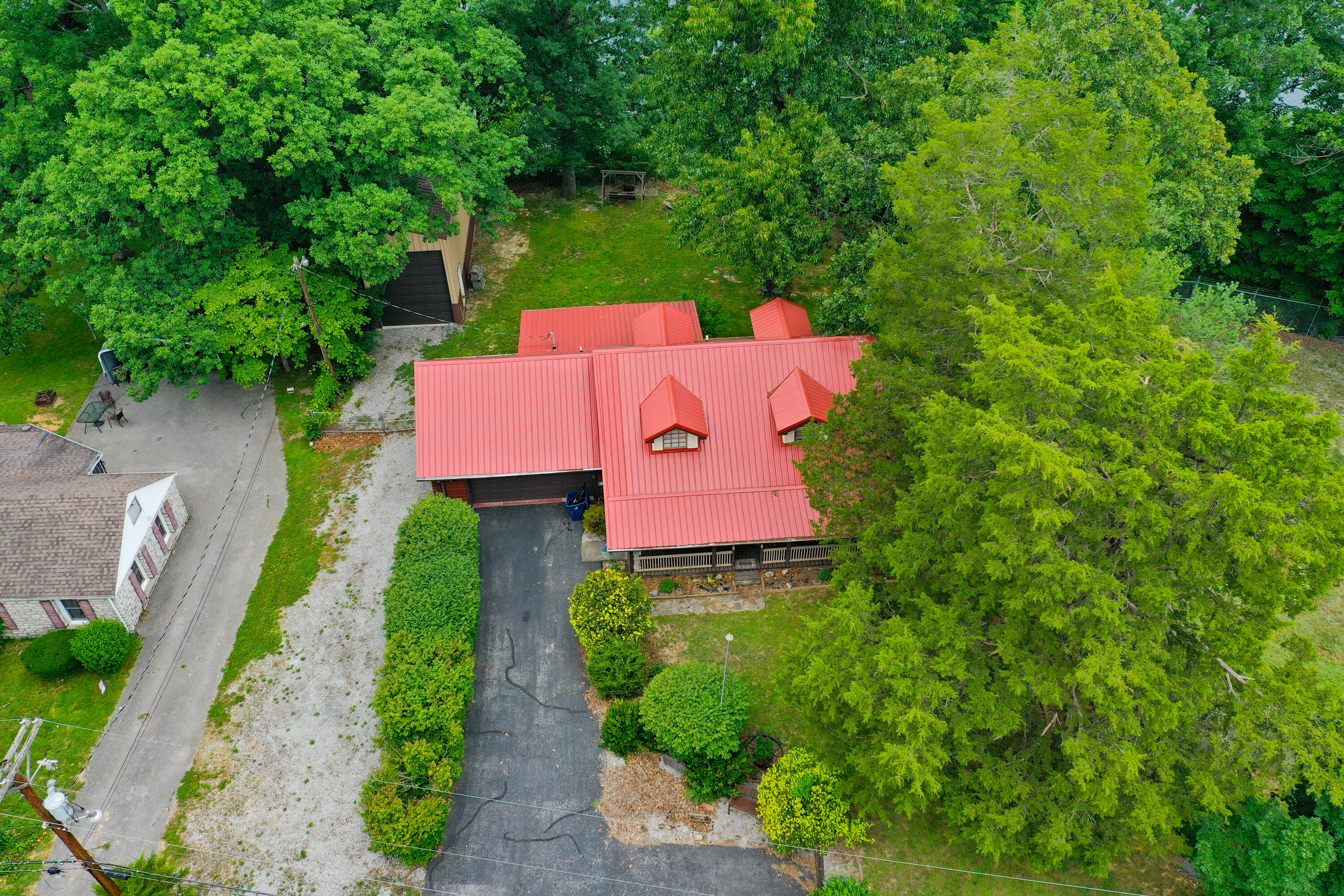 946 E Lakeshore Drive Property Photo 16