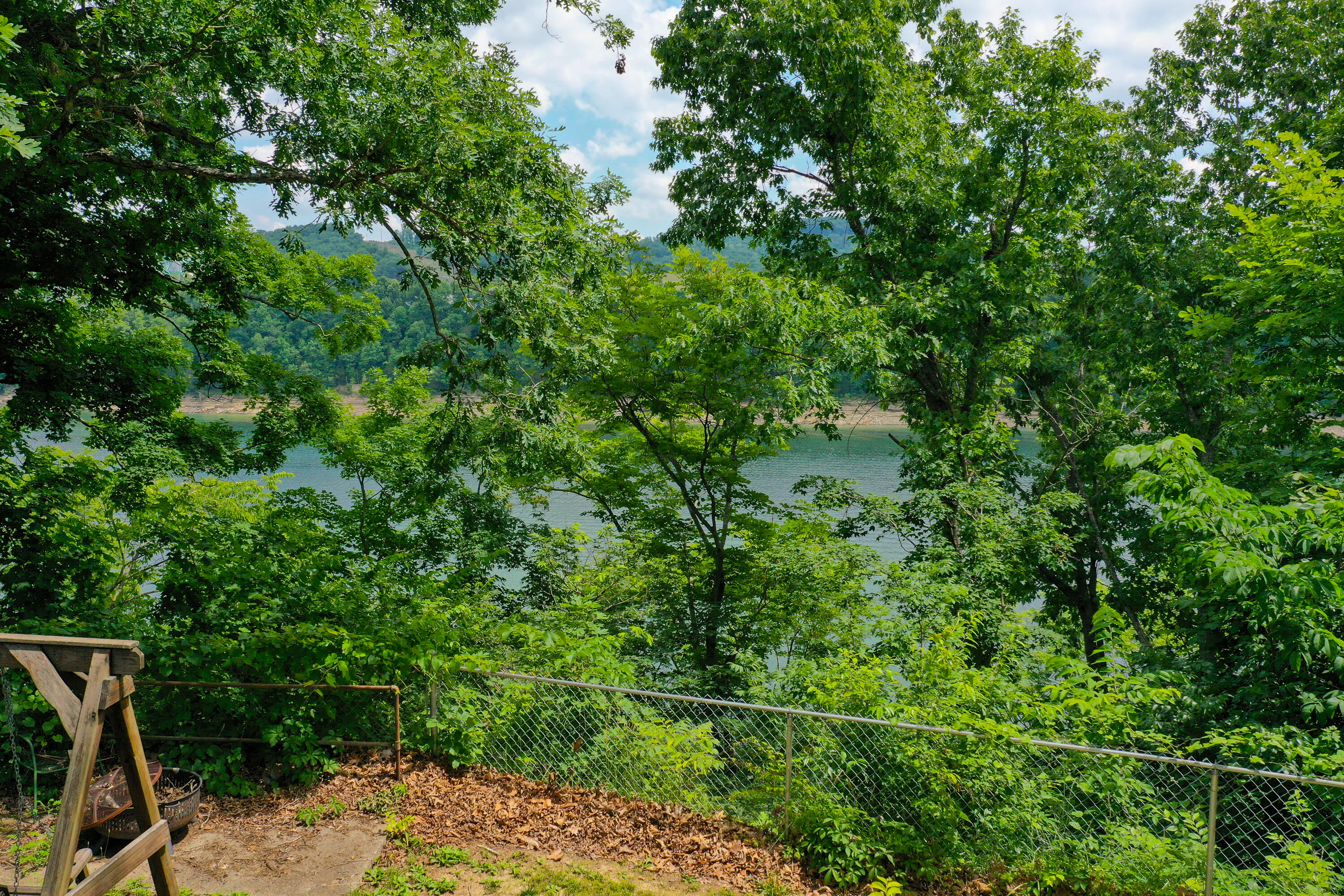 946 E Lakeshore Drive Property Photo 21