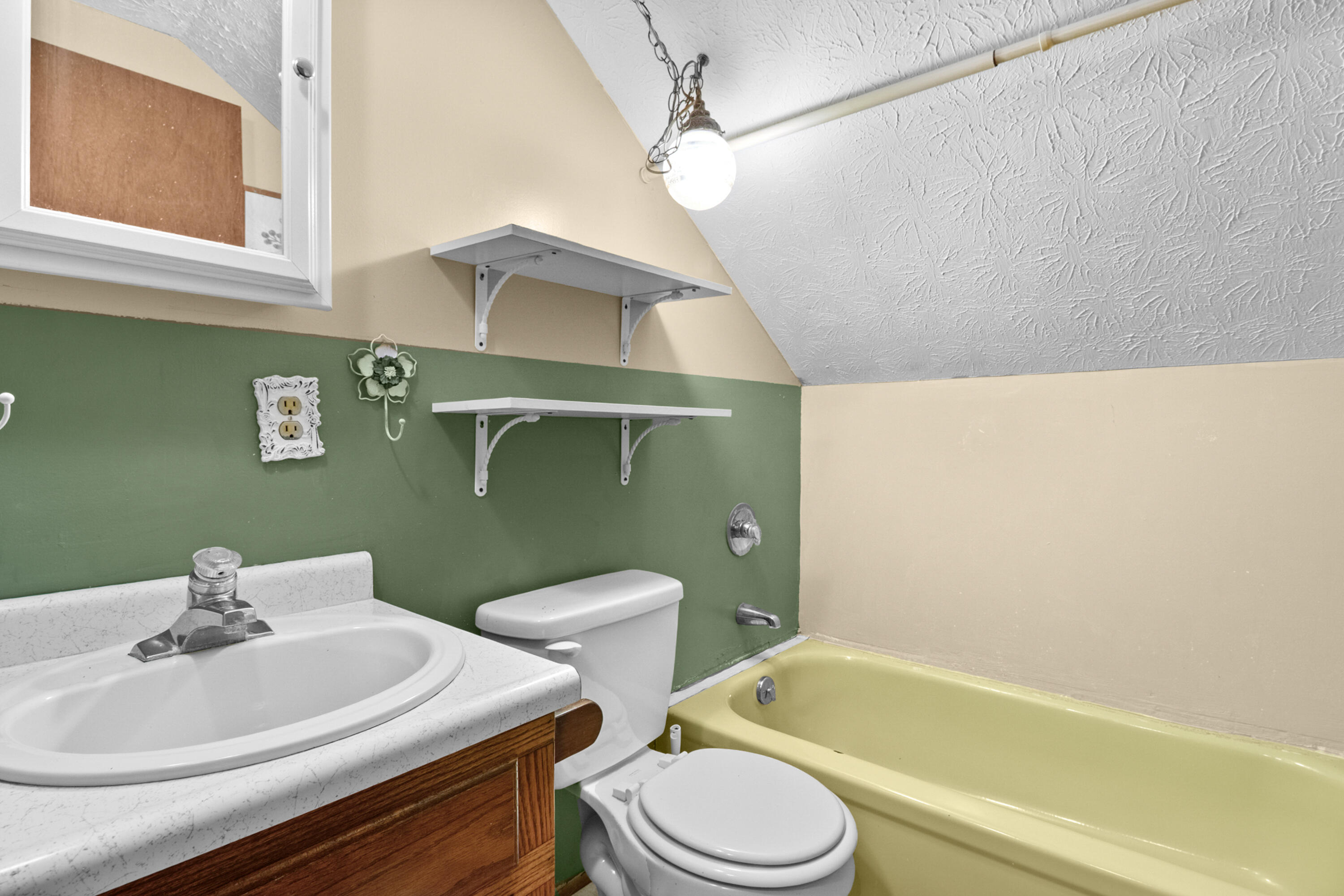 946 E Lakeshore Drive Property Photo 26