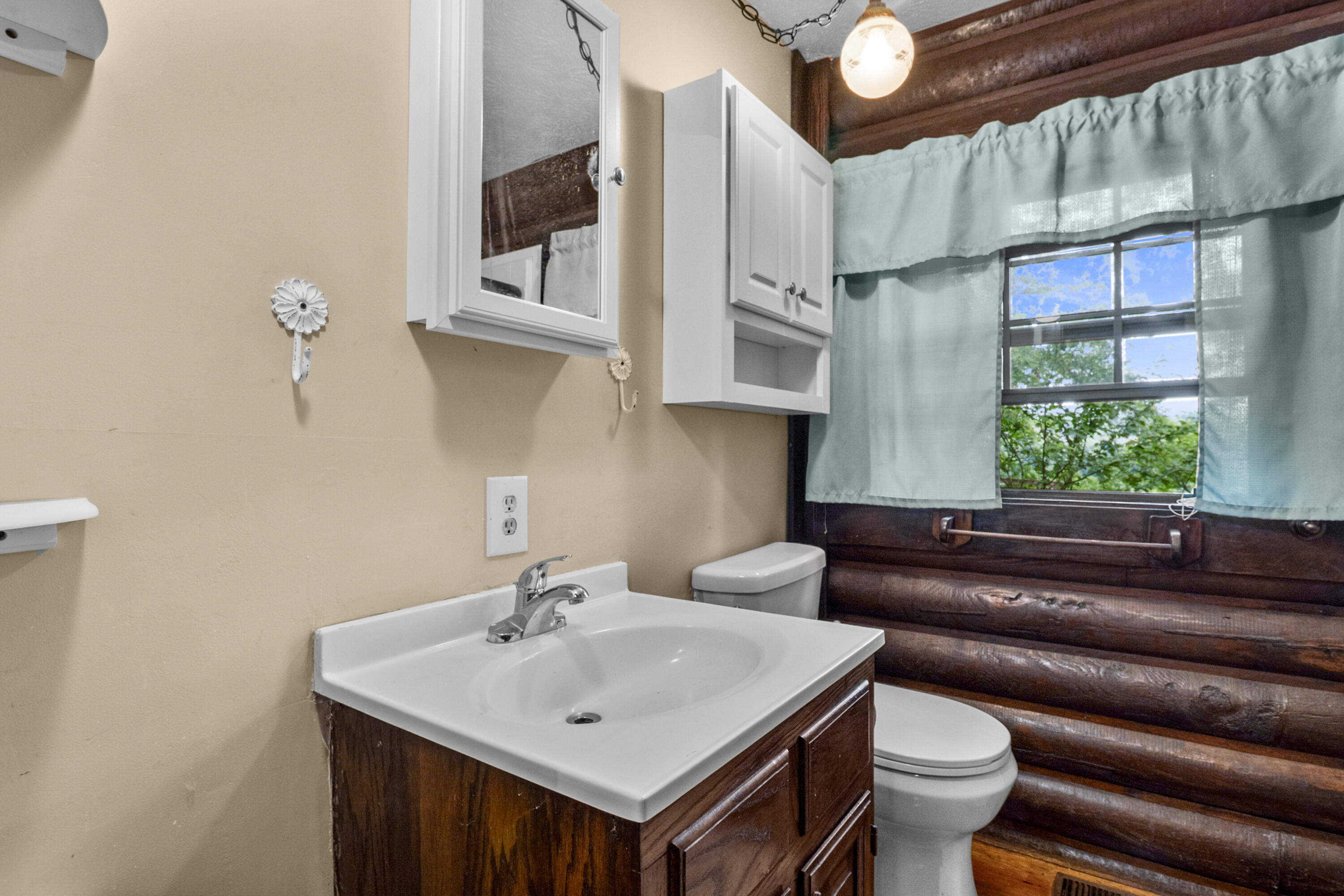 946 E Lakeshore Drive Property Photo 33