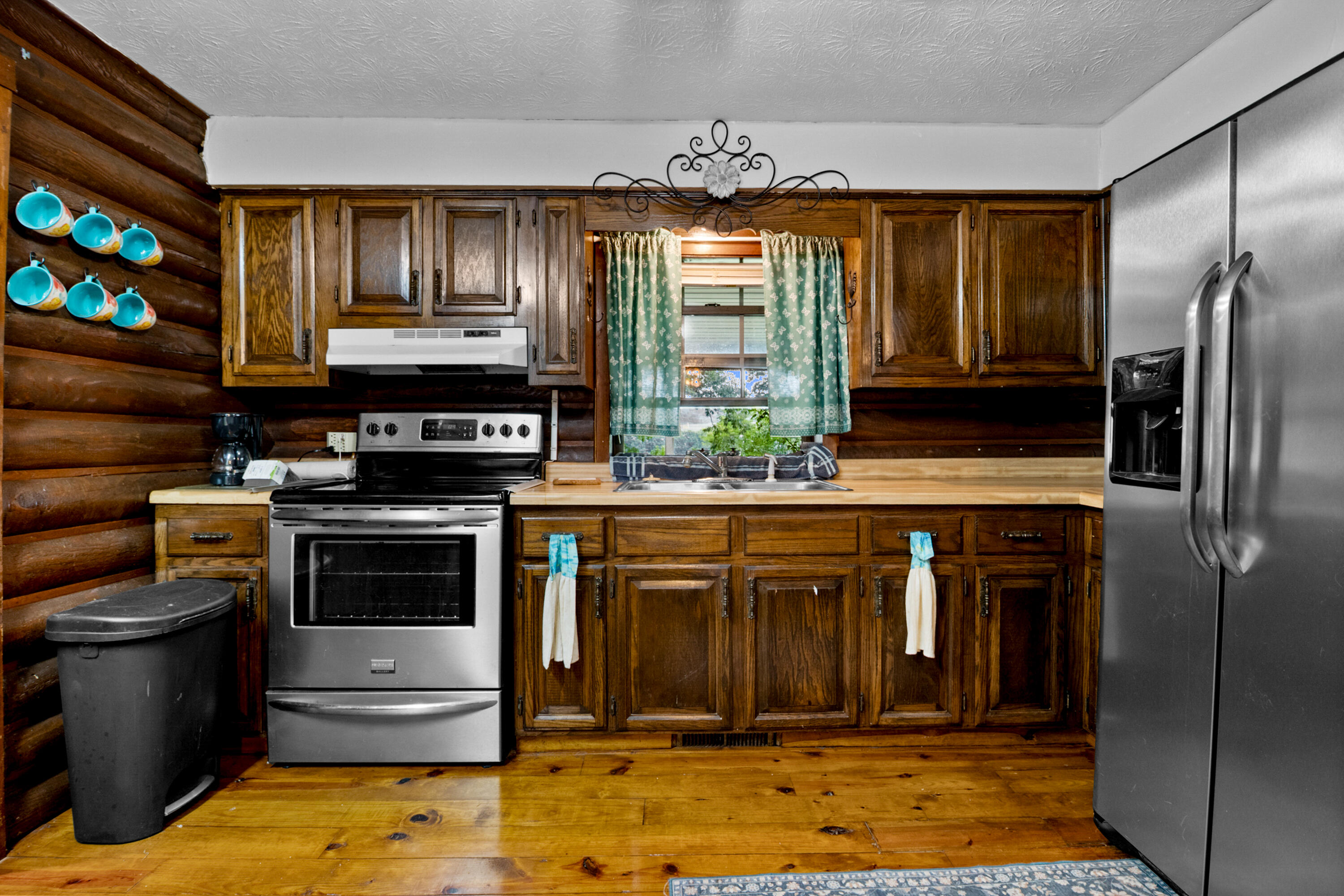 946 E Lakeshore Drive Property Photo 41