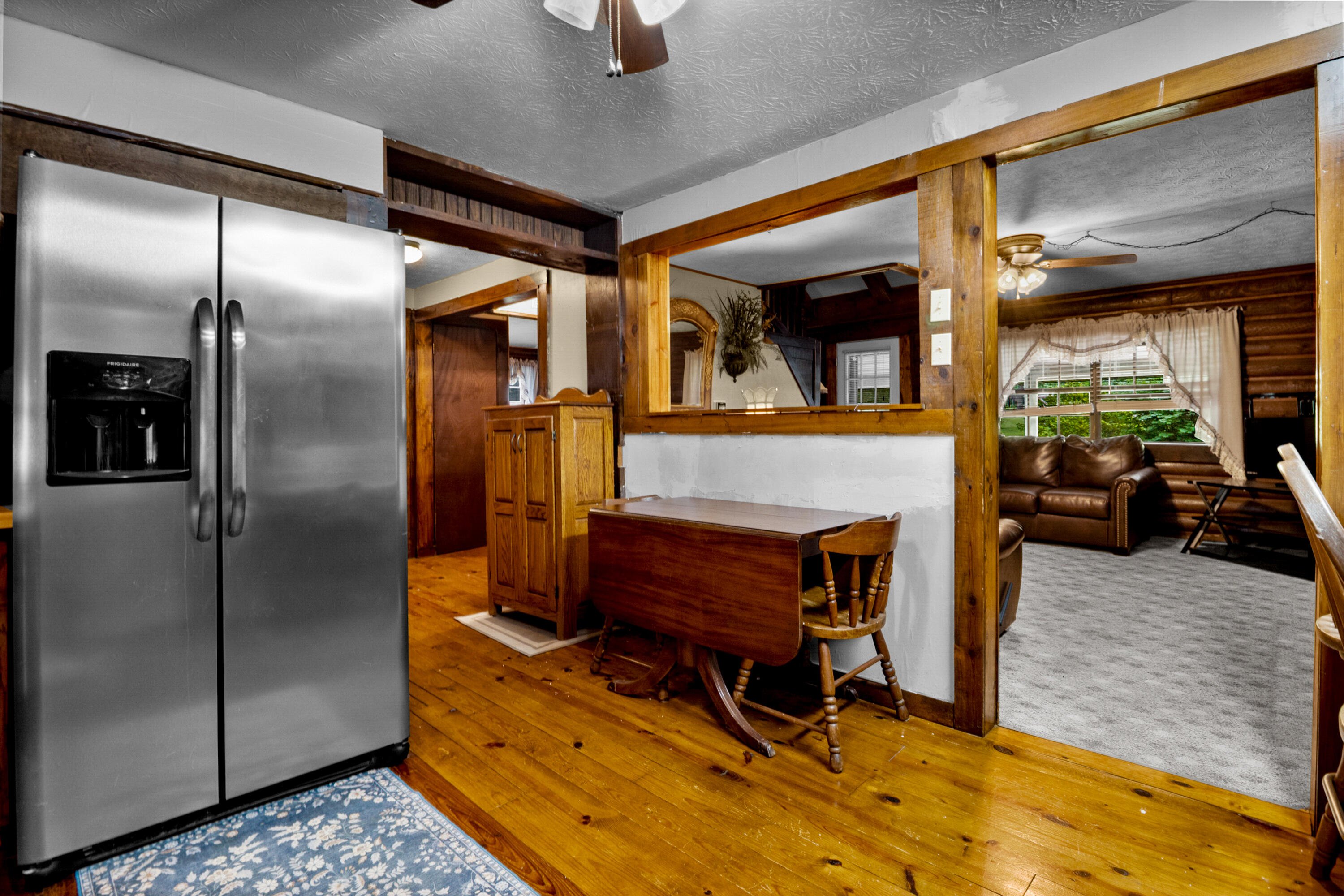 946 E Lakeshore Drive Property Photo 43