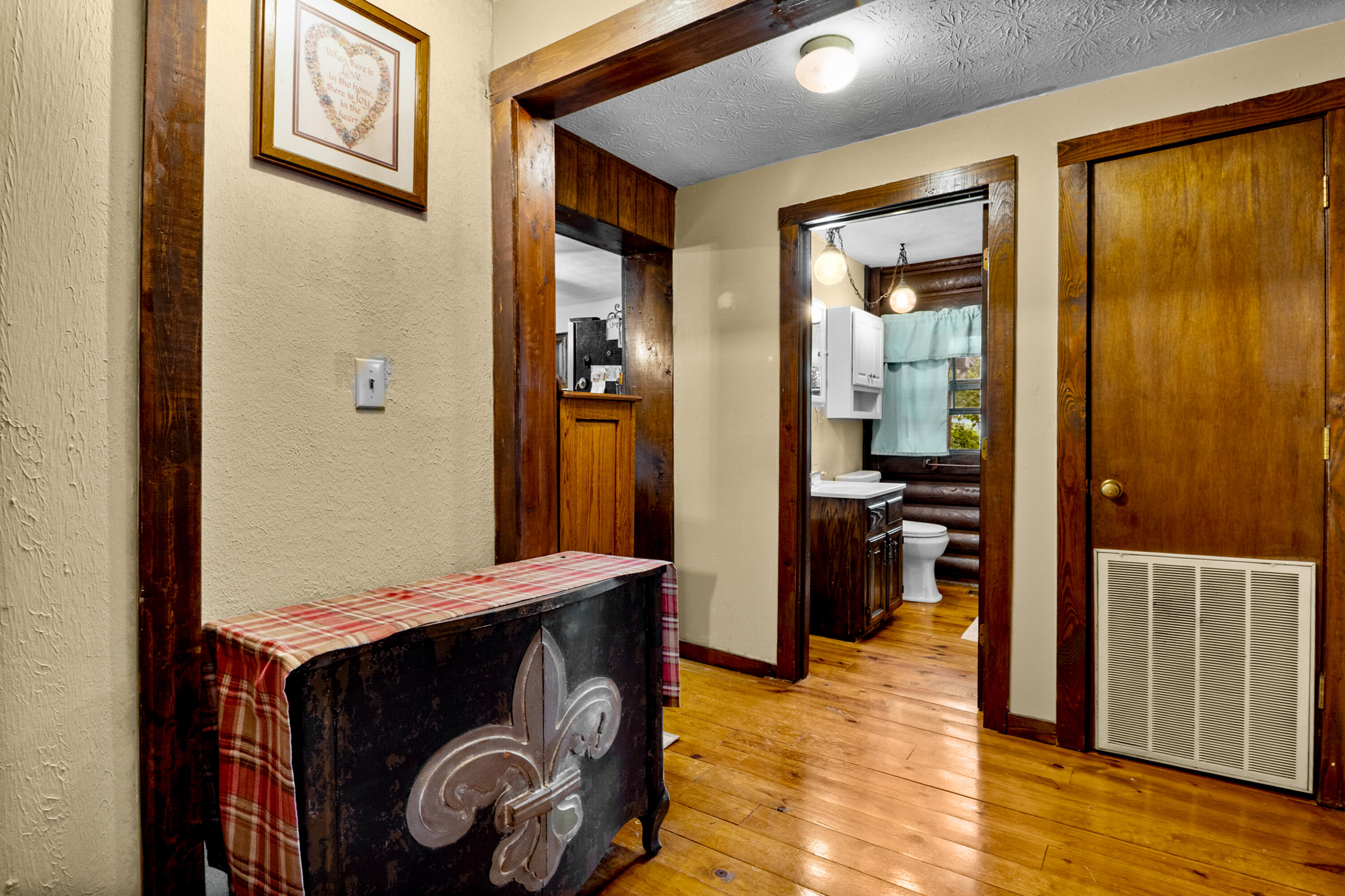 946 E Lakeshore Drive Property Photo 47