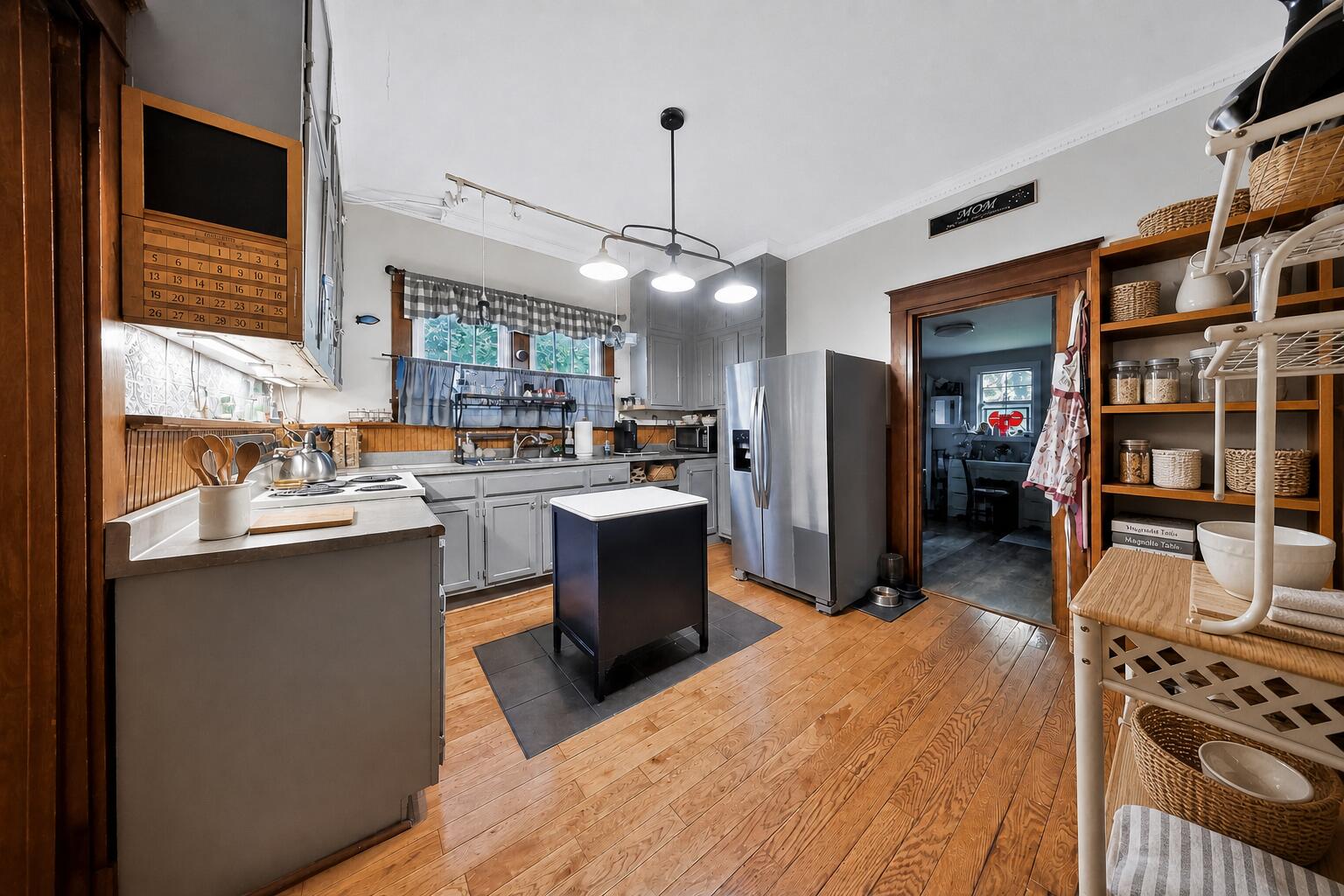 122 Adams Street Property Photo 10