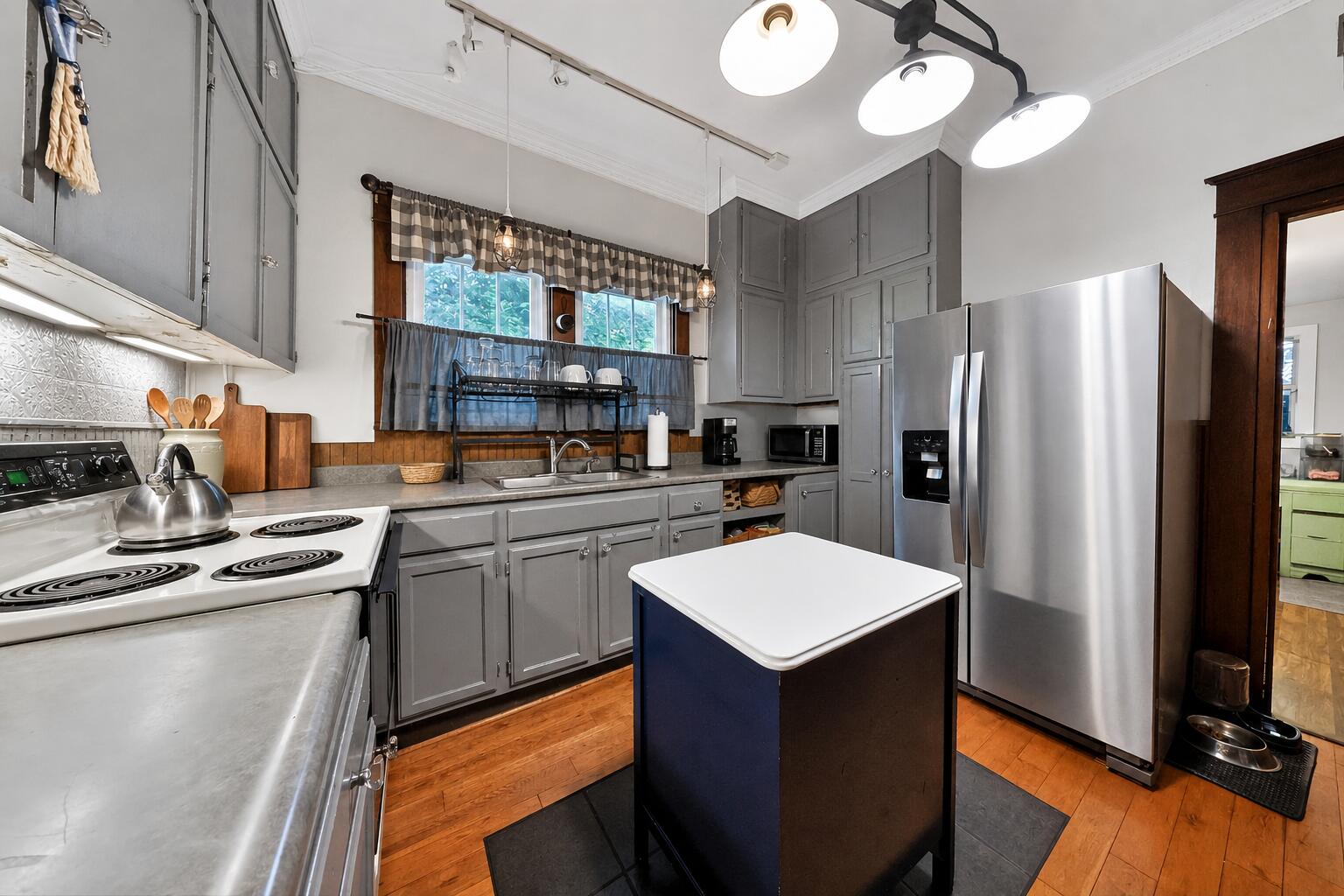 122 Adams Street Property Photo 11