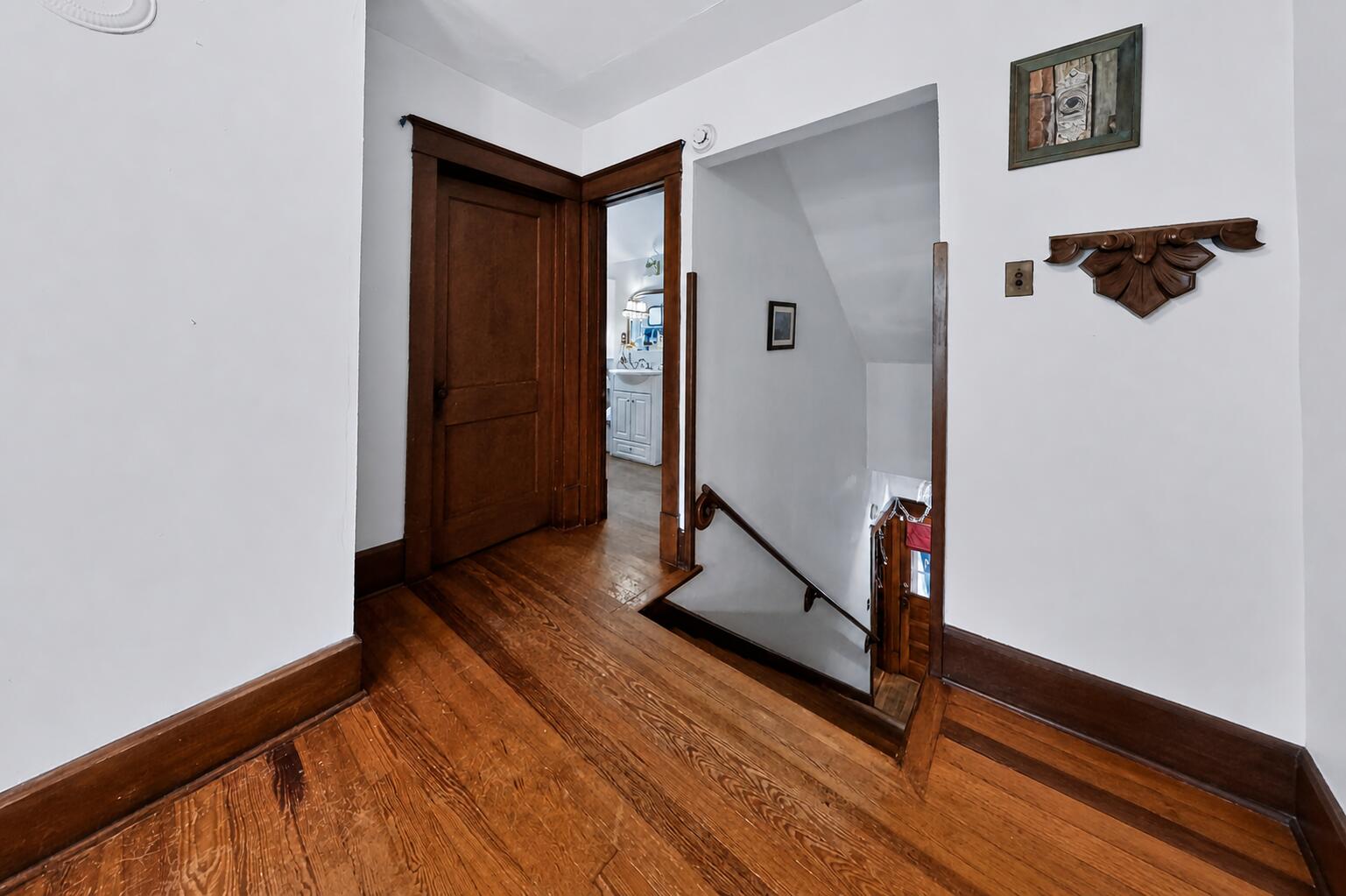 122 Adams Street Property Photo 20