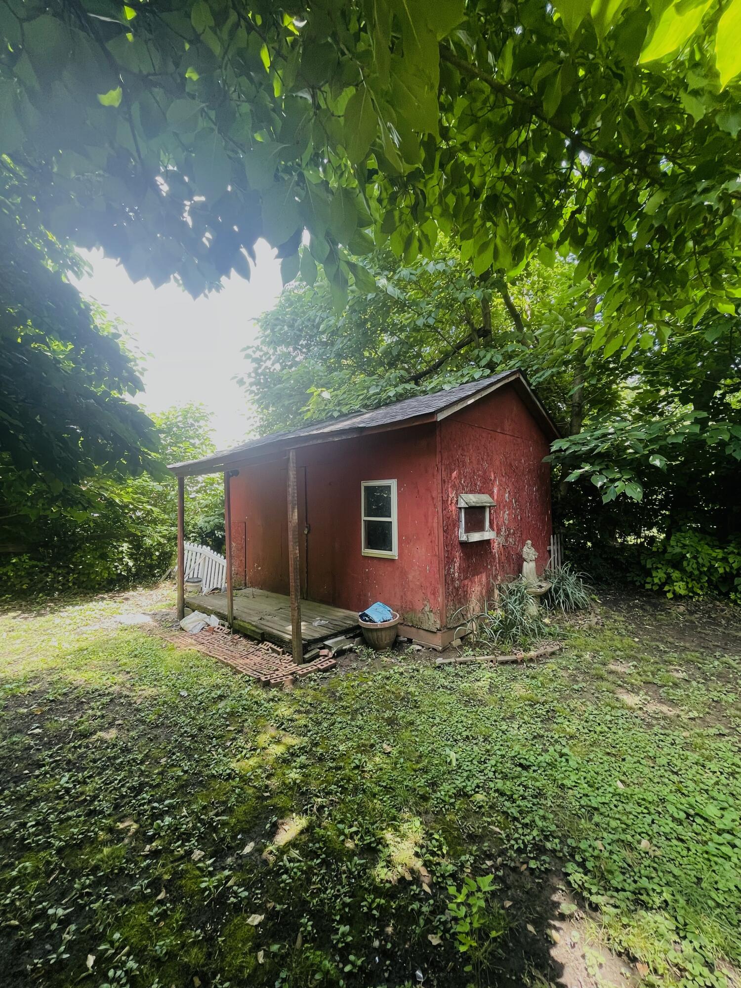 122 Adams Street Property Photo 28