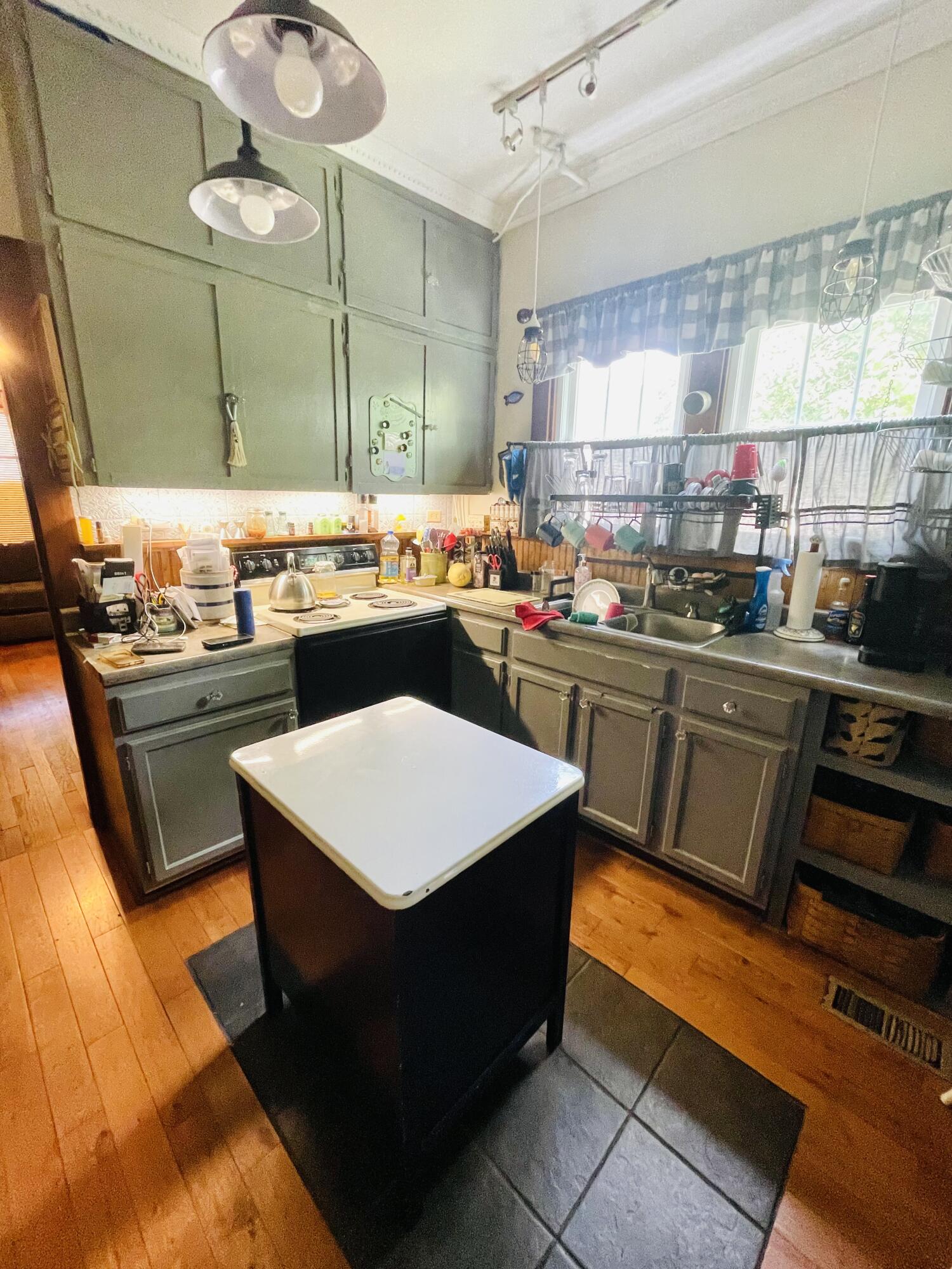 122 Adams Street Property Photo 34