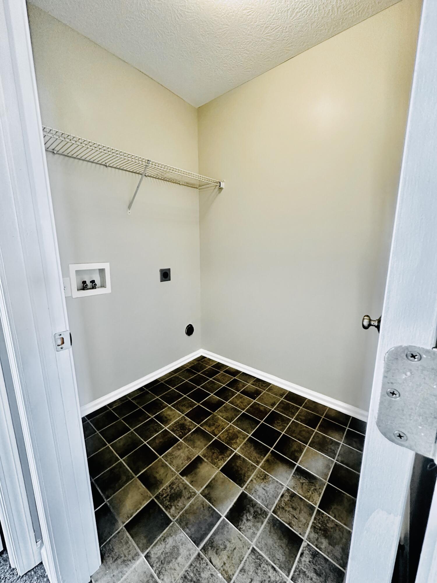 2616 Calgary Property Photo 18