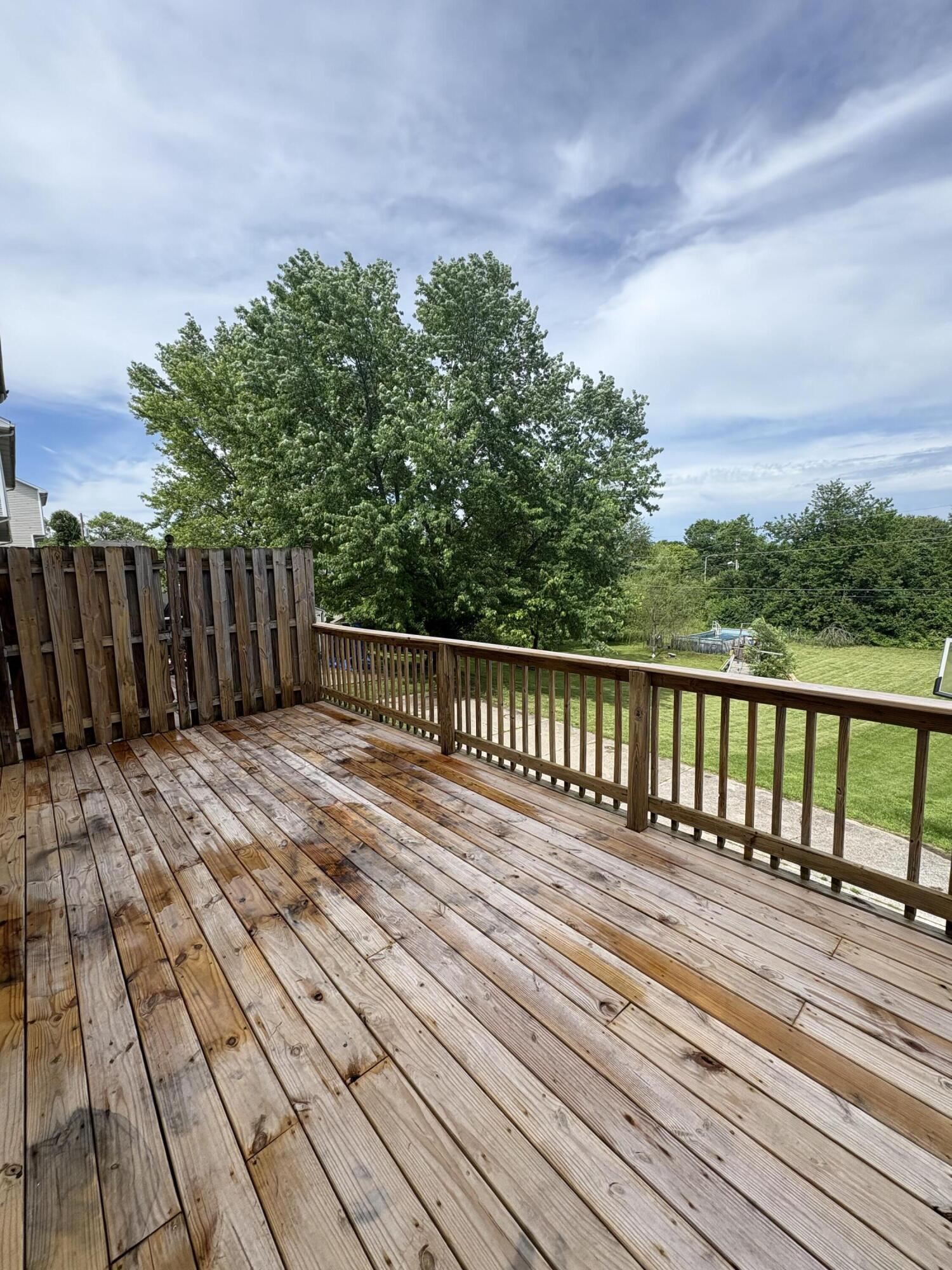 332 E Oak Street Property Photo 9