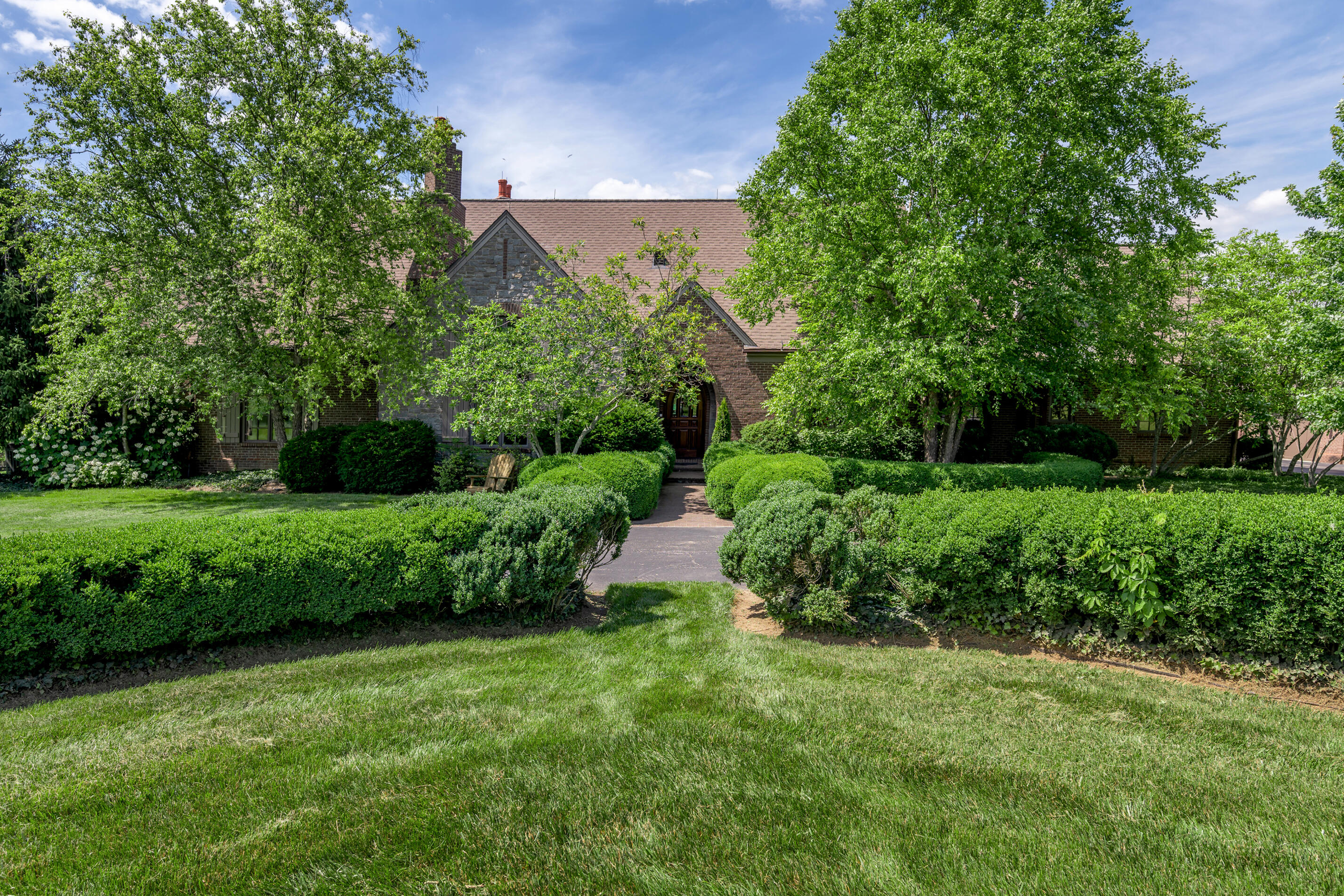 601 Delong Road Property Photo 4