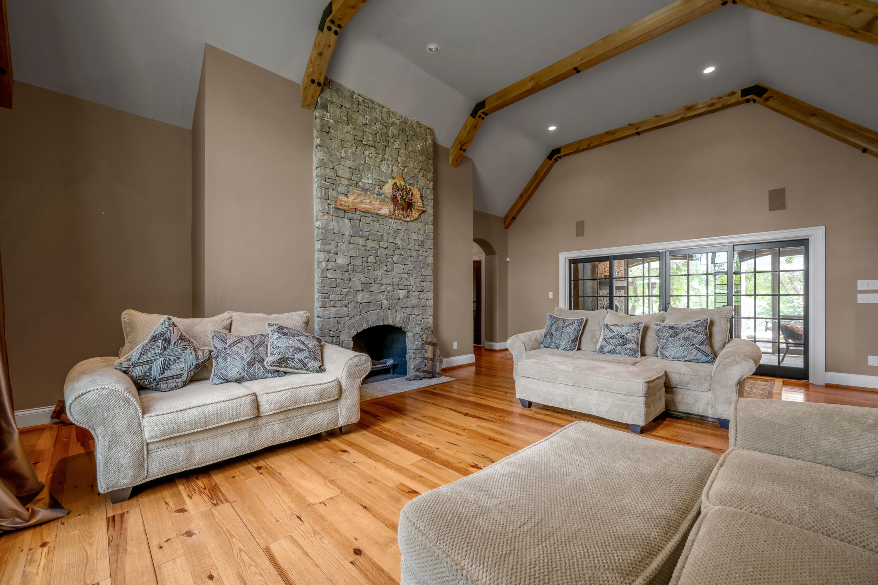601 Delong Road Property Photo 9