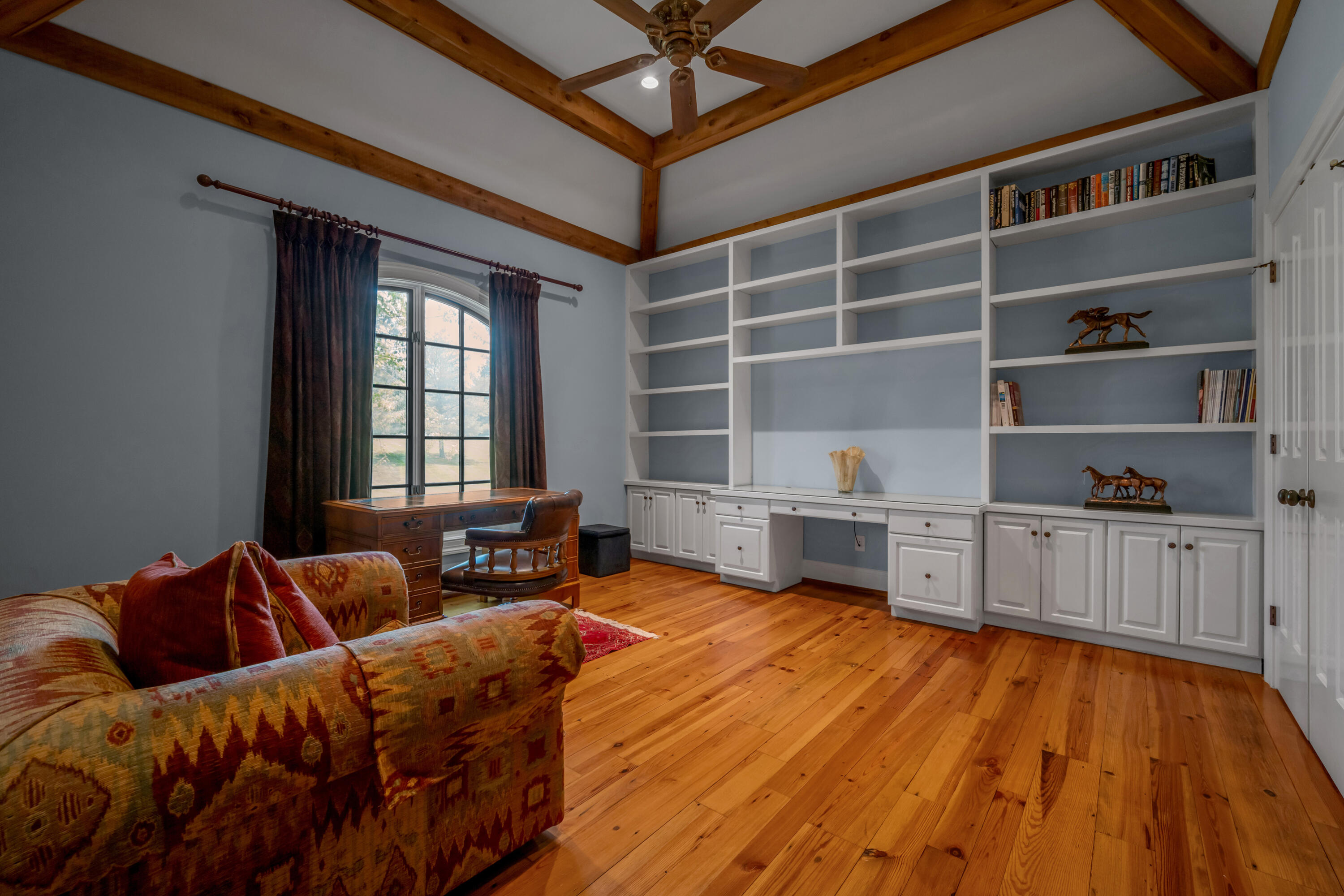 601 Delong Road Property Photo 13