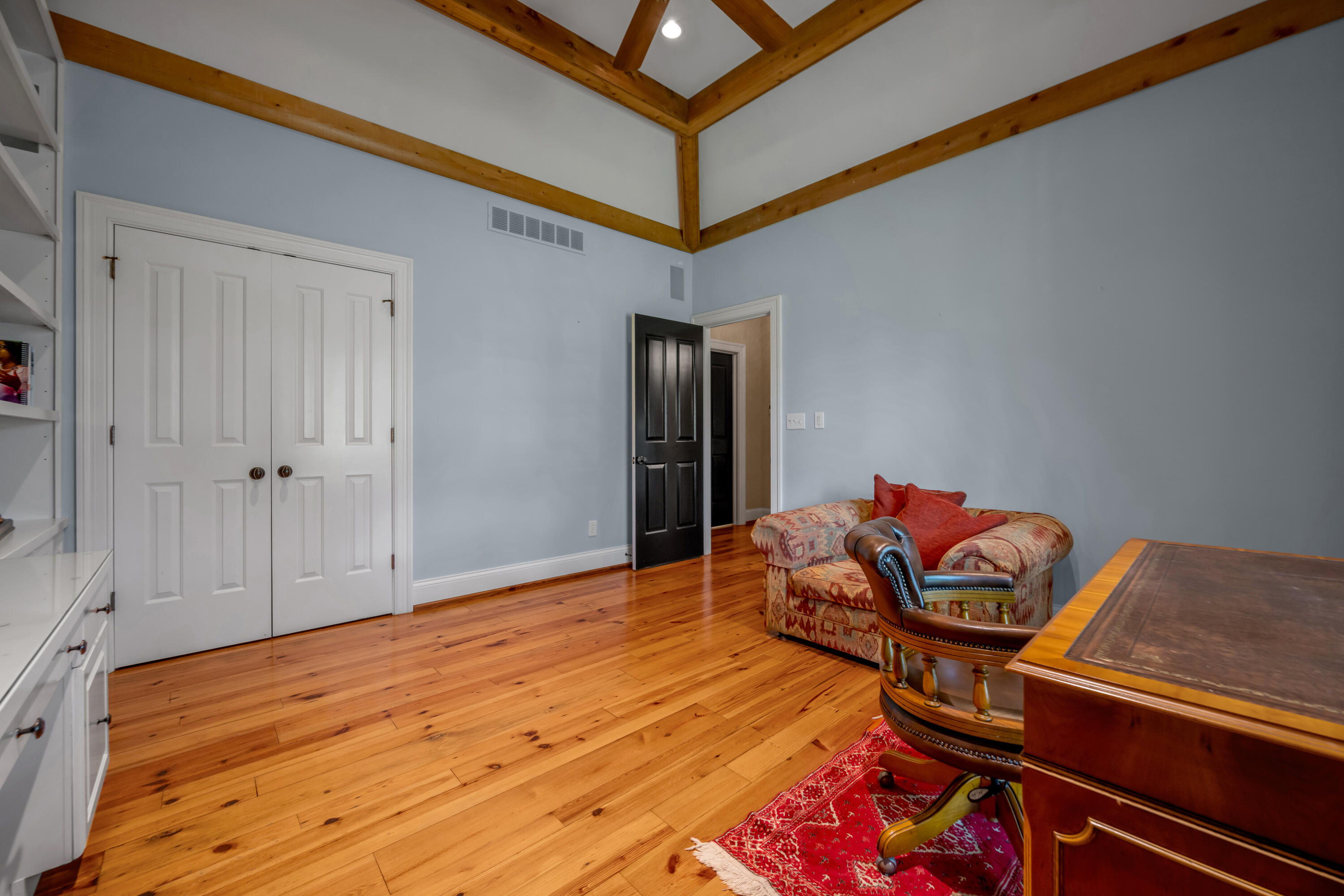 601 Delong Road Property Photo 15