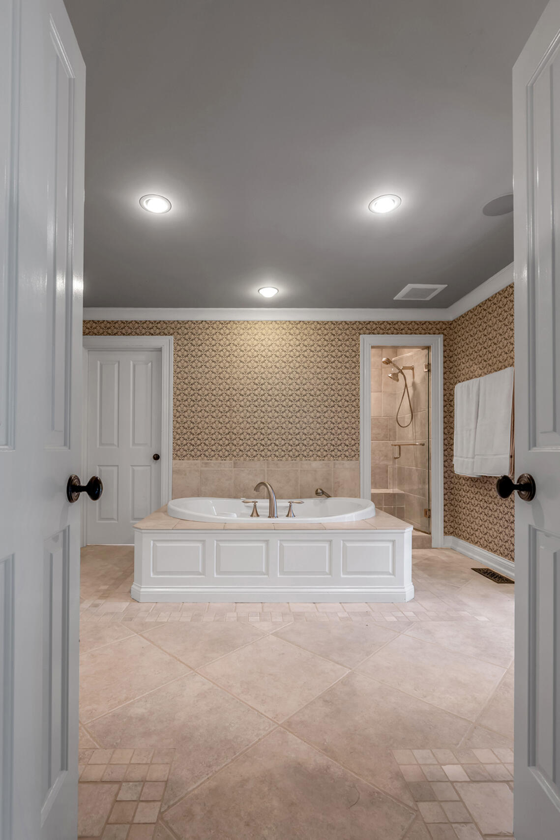 601 Delong Road Property Photo 19
