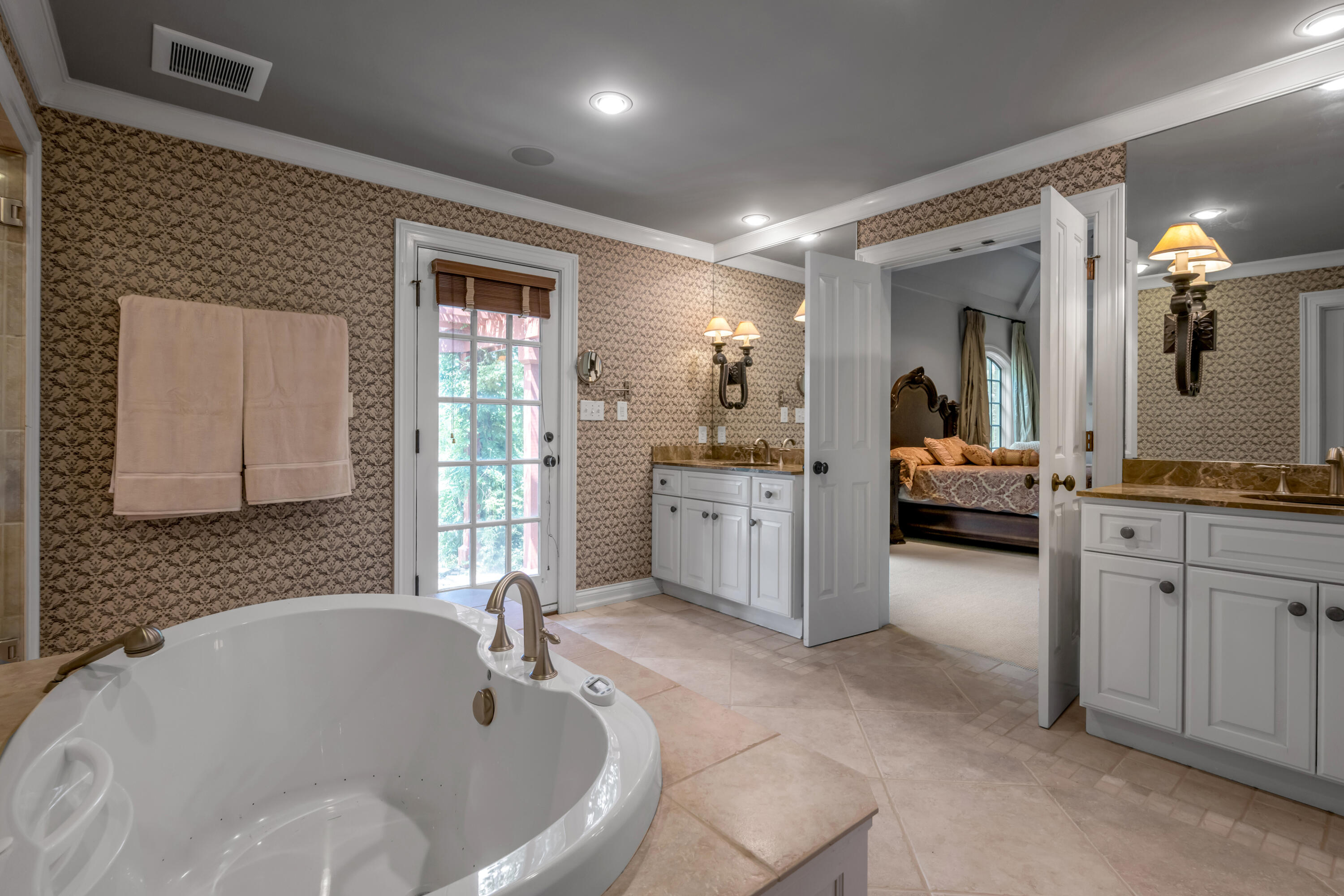 601 Delong Road Property Photo 20