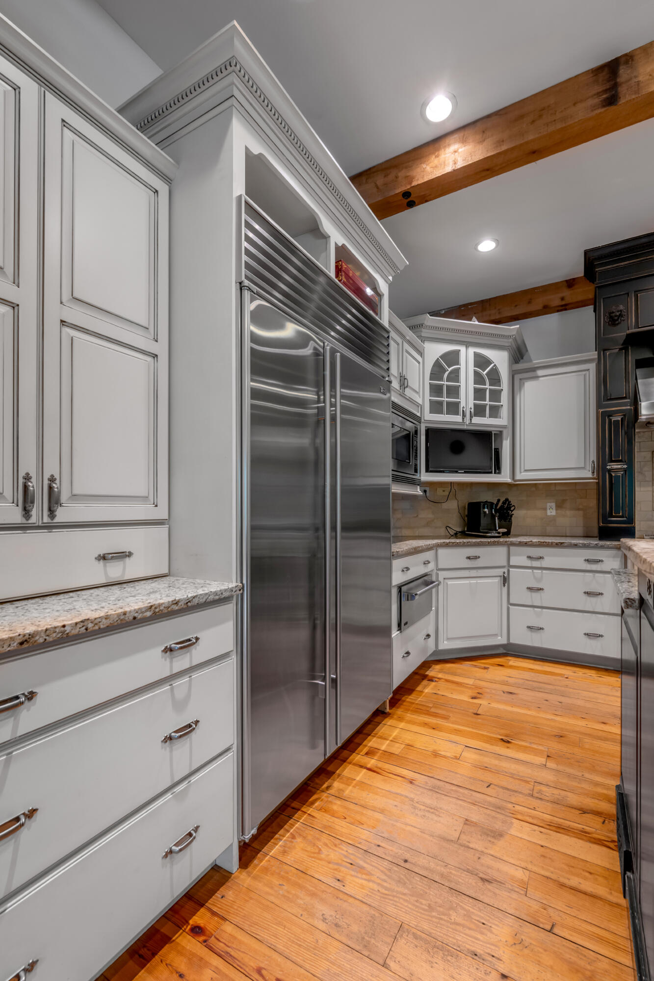 601 Delong Road Property Photo 32