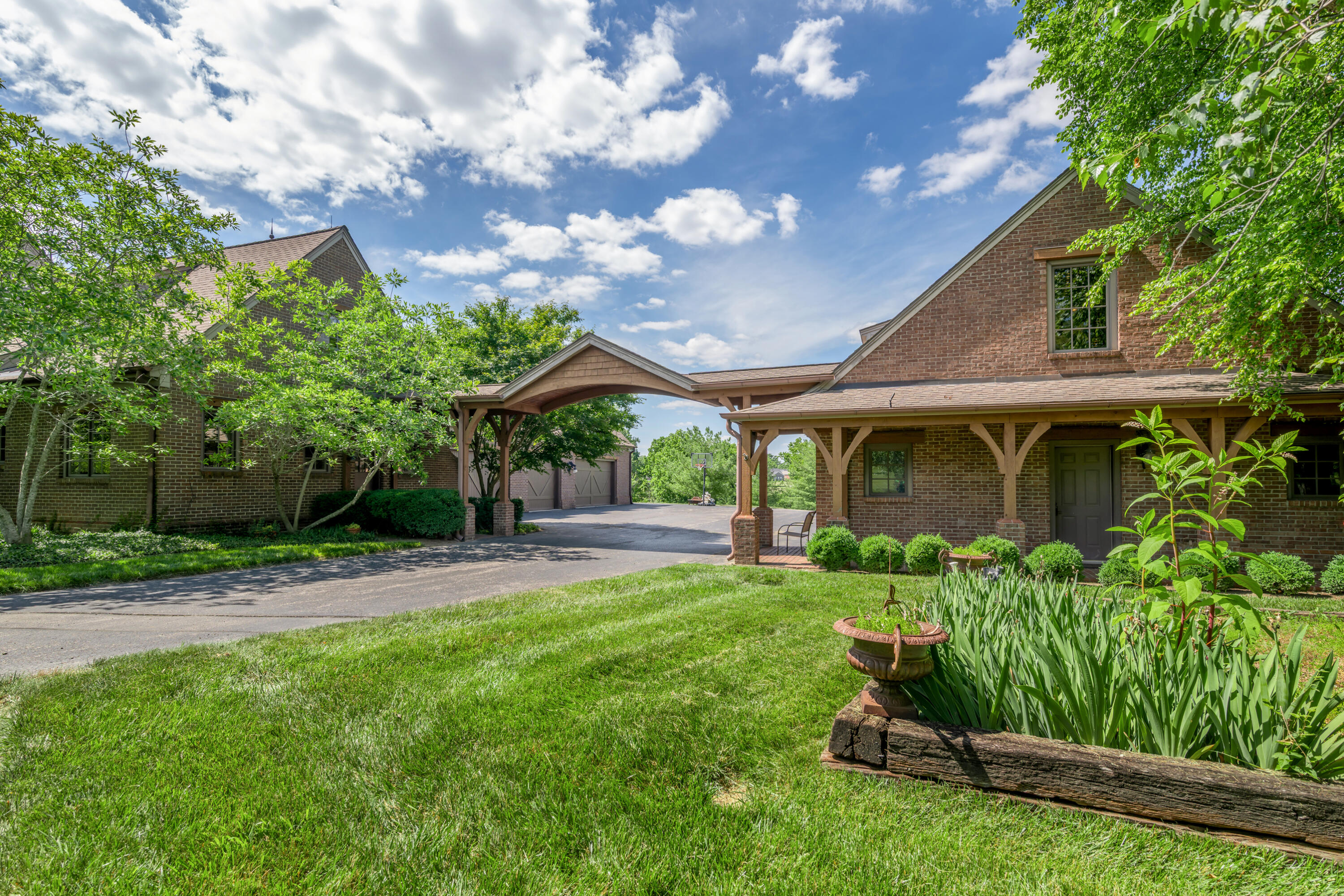 601 Delong Road Property Photo 96