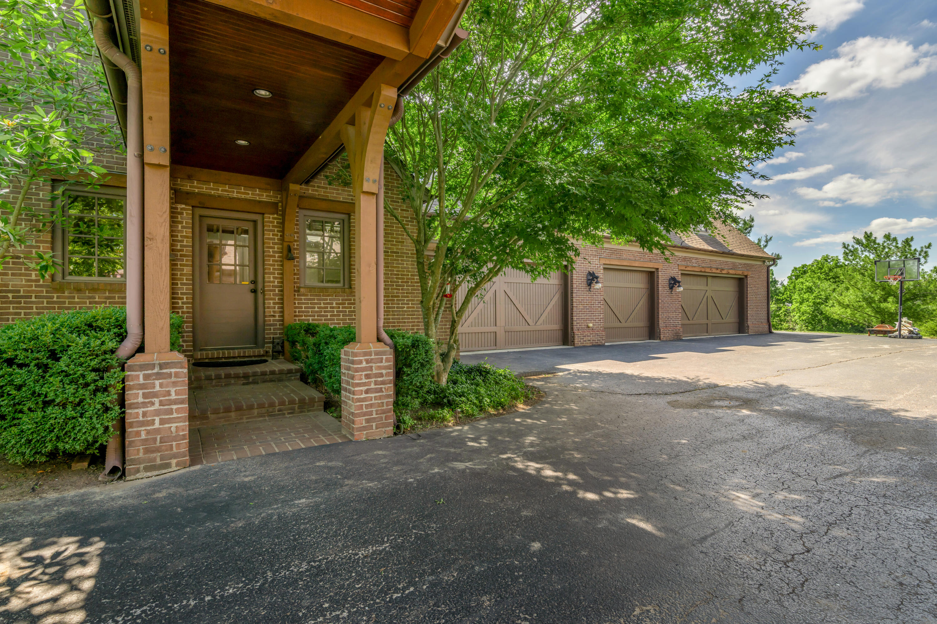 601 Delong Road Property Photo 98