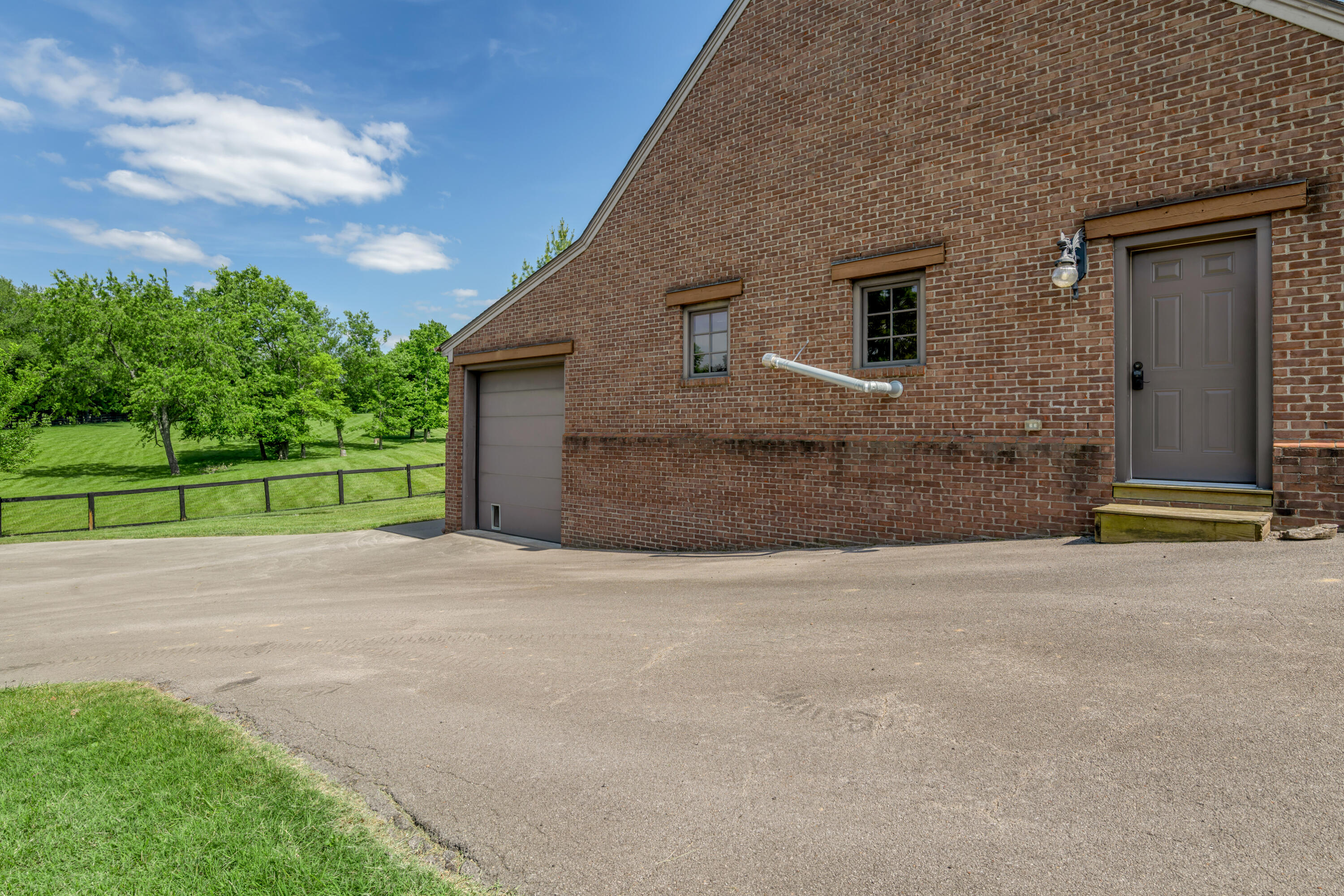 601 Delong Road Property Photo 112