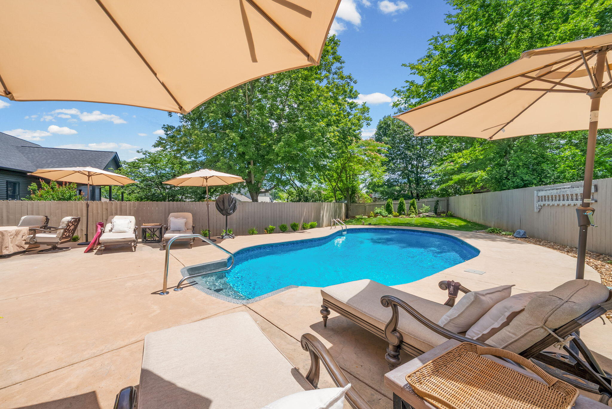 1215 Bark Ridge Circle Property Photo 2