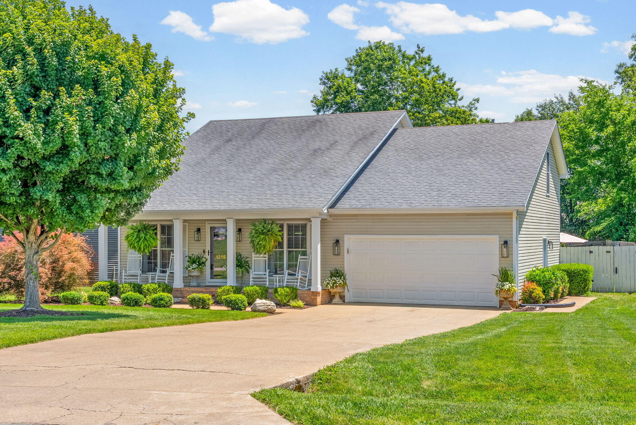 1215 Bark Ridge Circle Property Photo 7