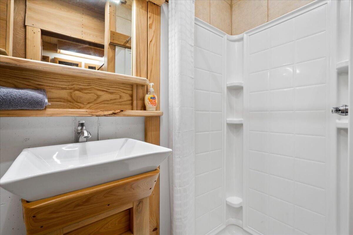 168 Laurel Lane Property Photo 33