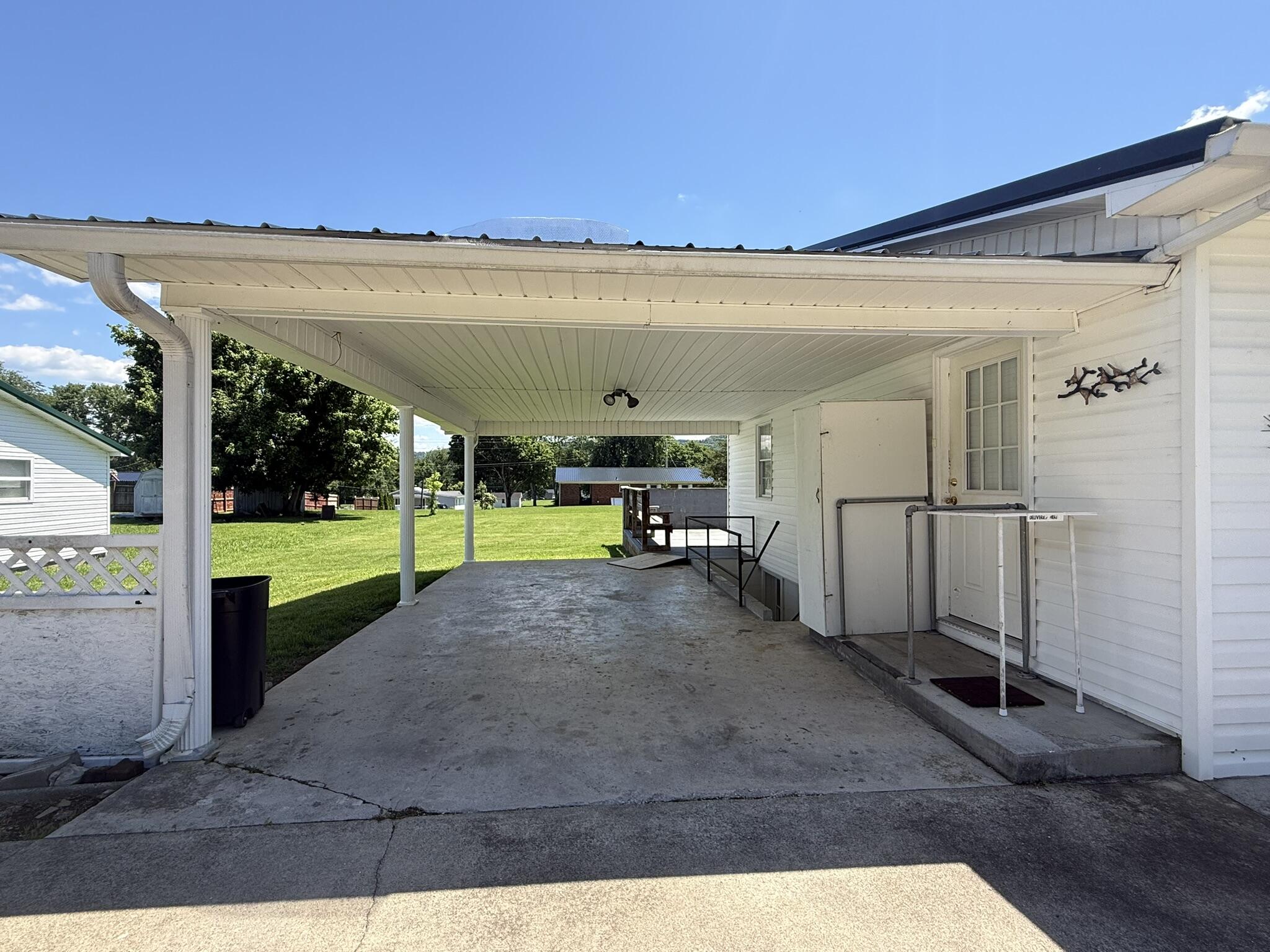 93 Green Acres Drive Property Photo 7